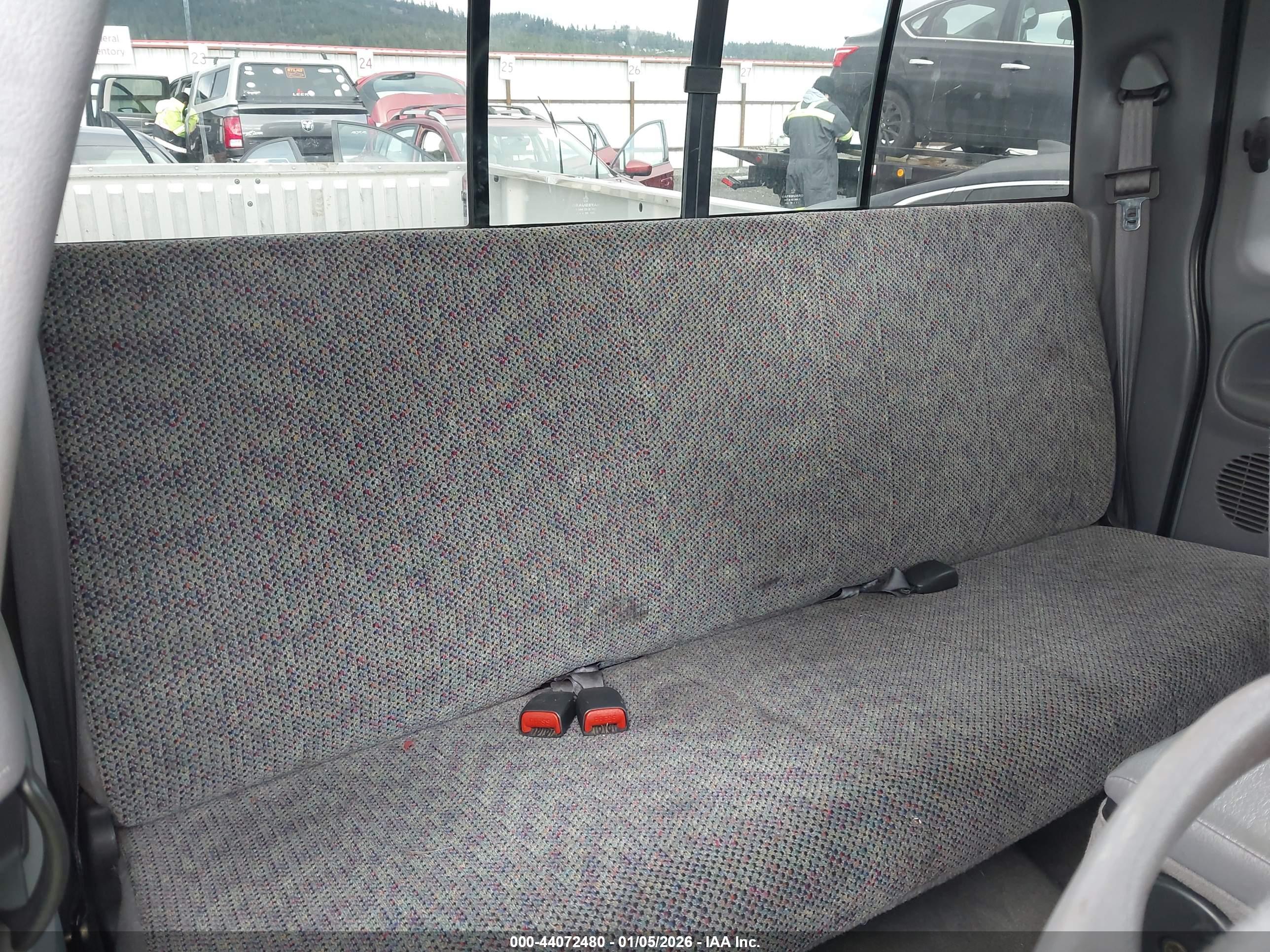 DODGE RAM image 8