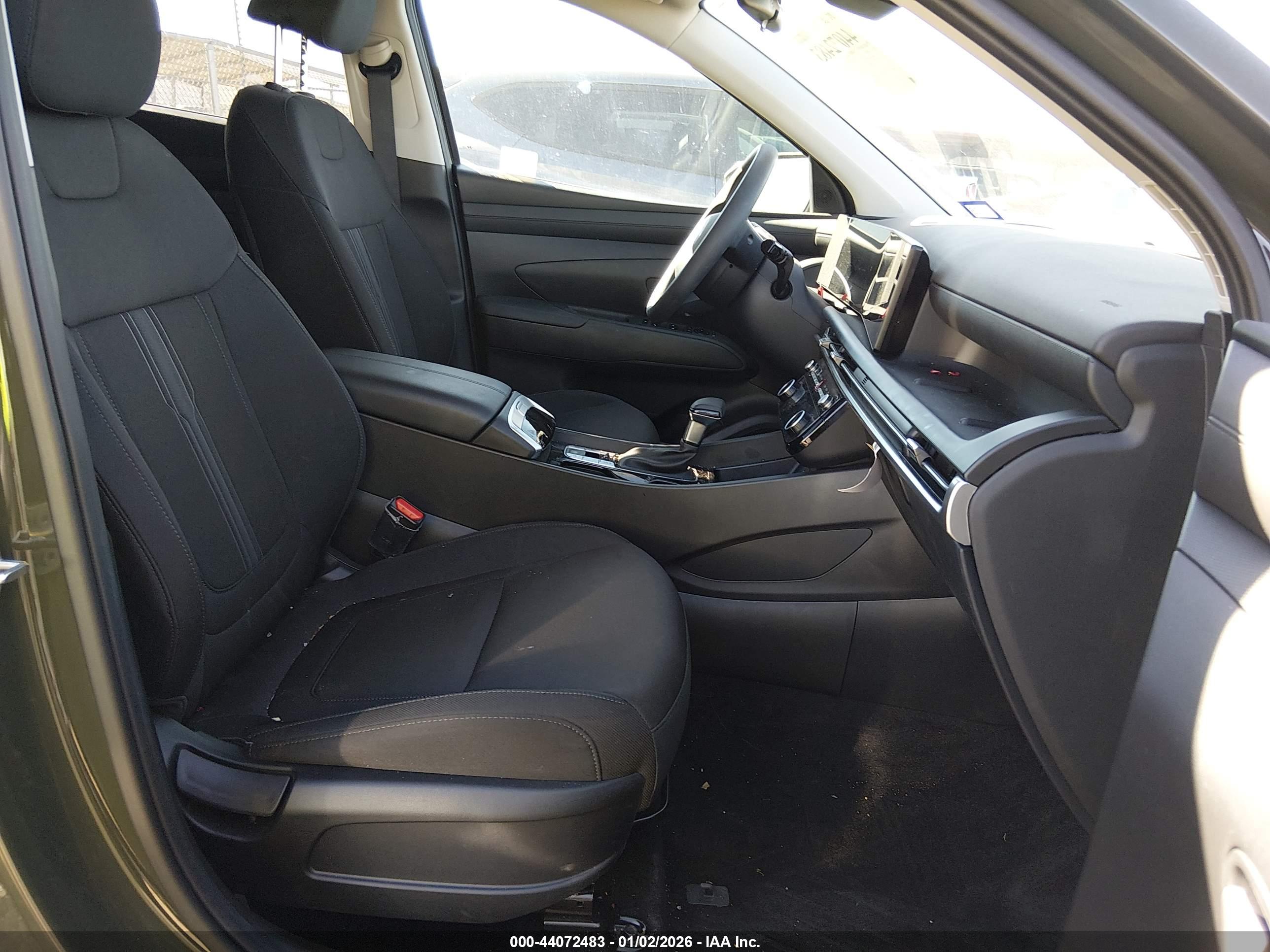 HYUNDAI TUCSON image 5