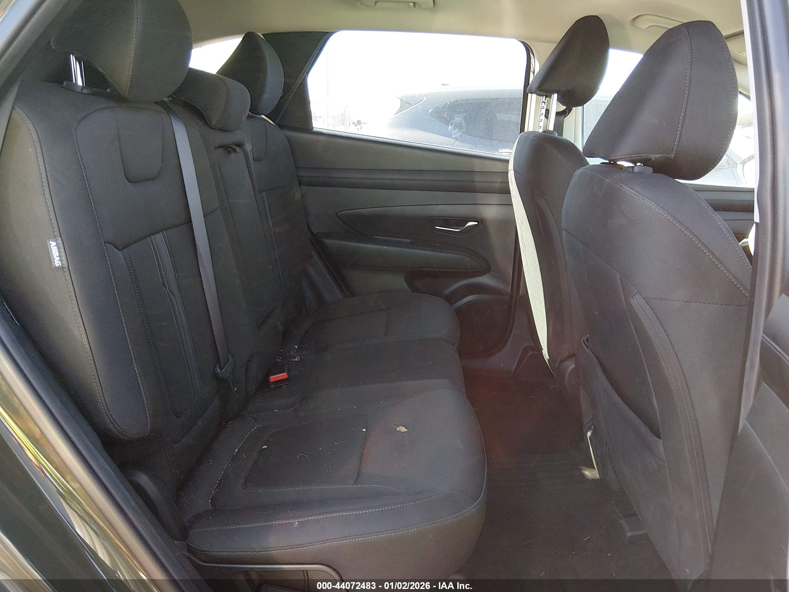 HYUNDAI TUCSON image 8