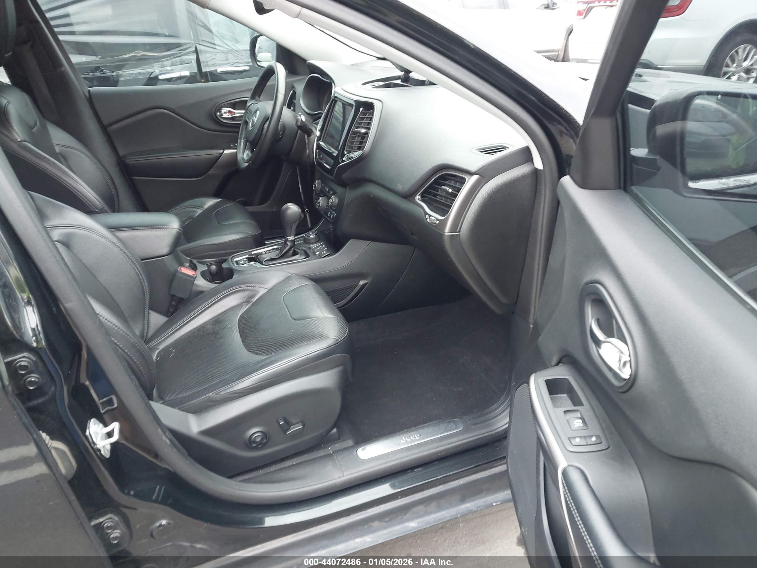 JEEP CHEROKEE image 5