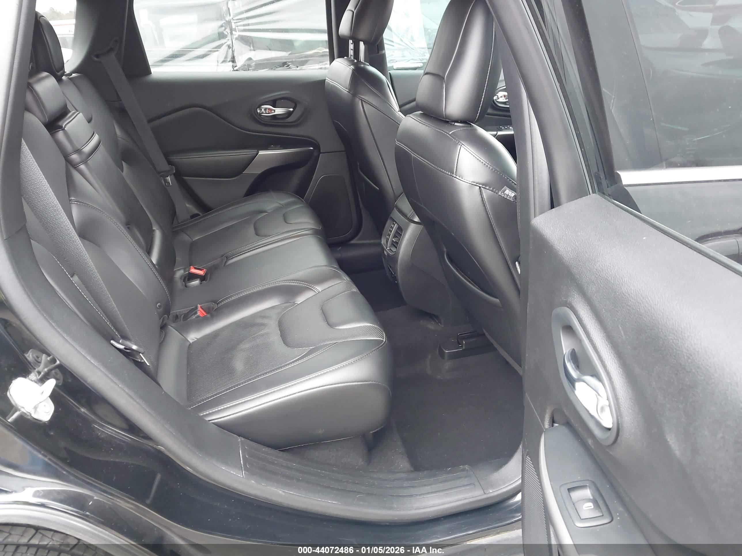 JEEP CHEROKEE image 8
