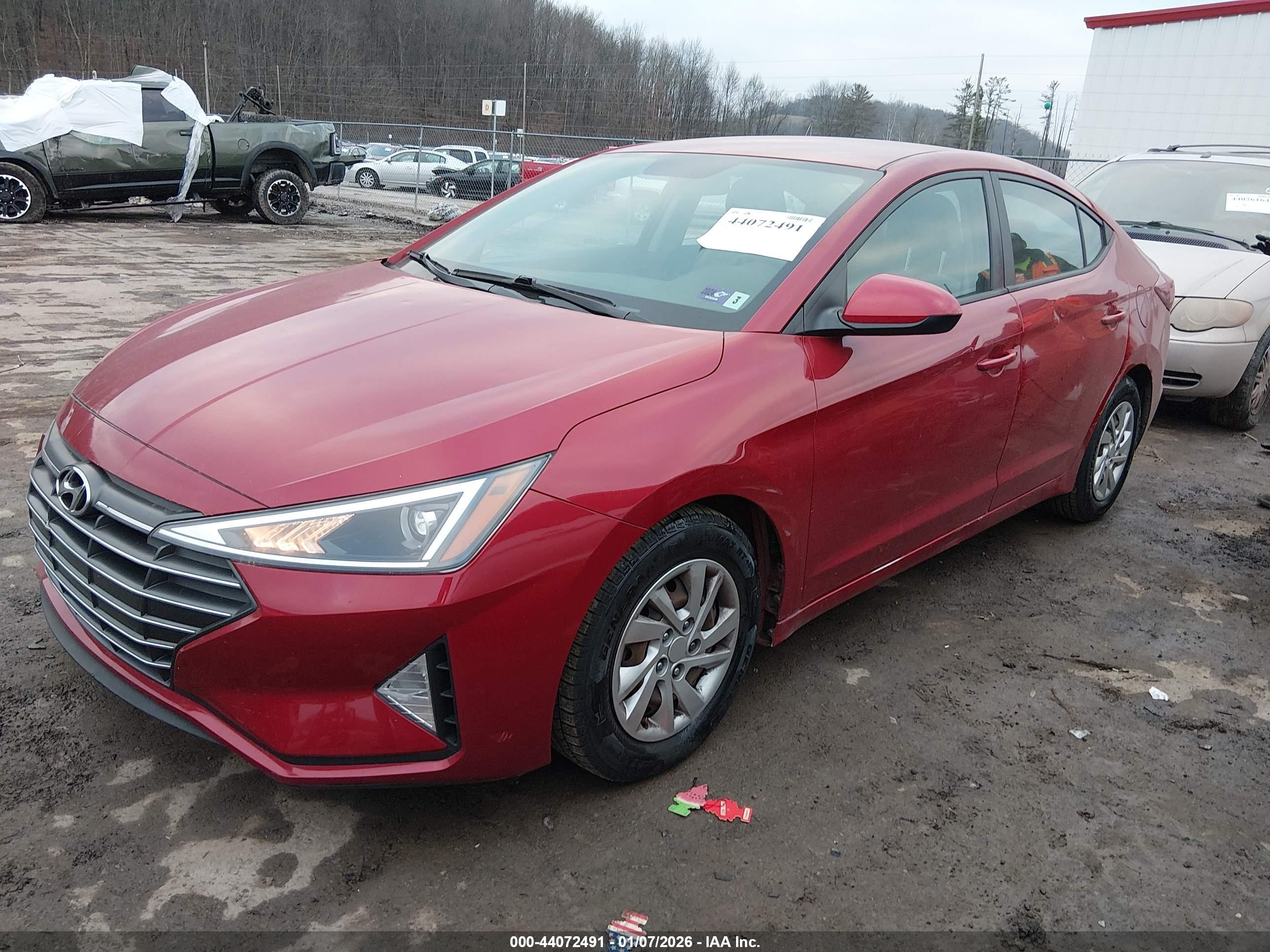HYUNDAI ELANTRA image 2