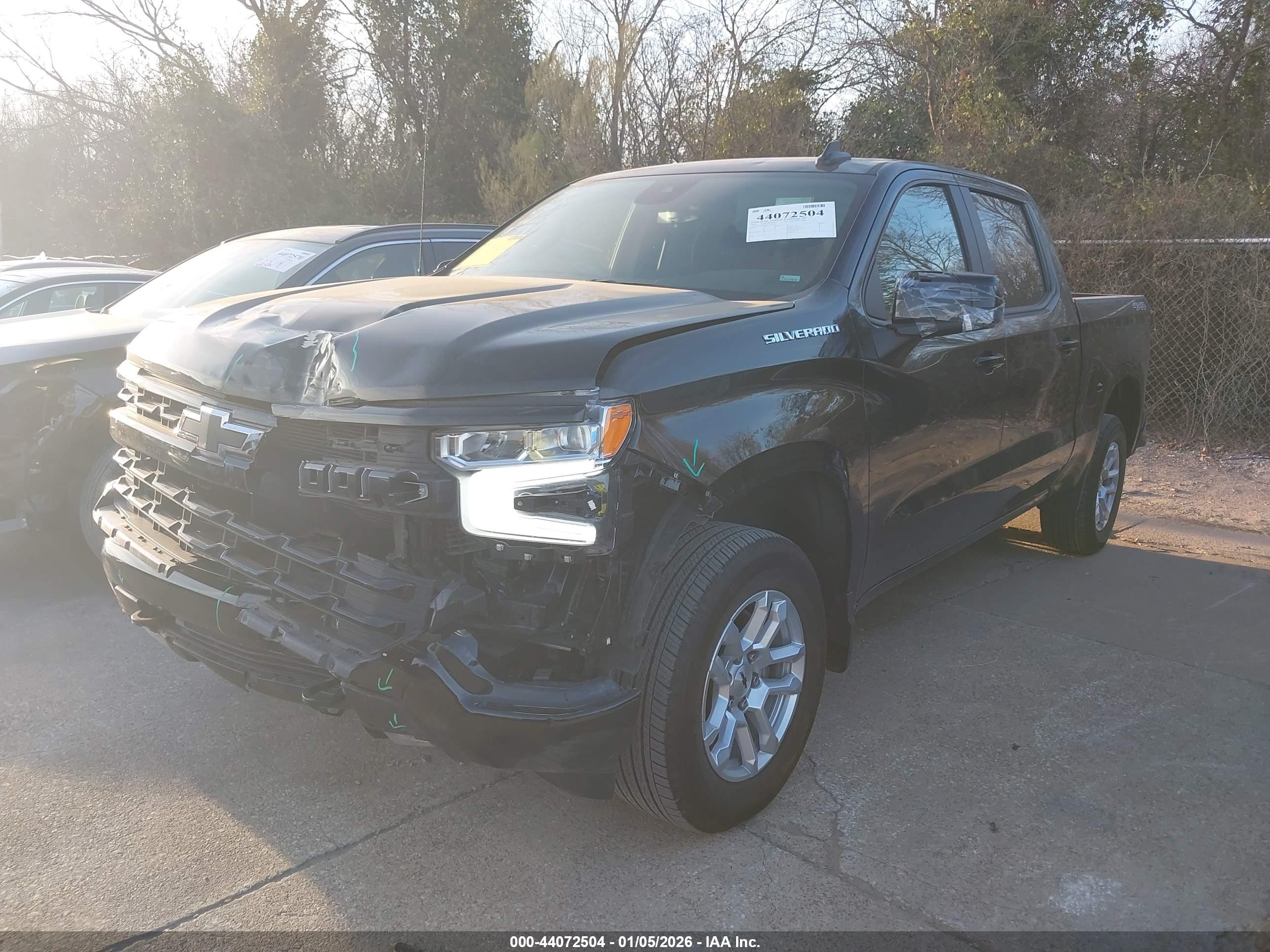 CHEVROLET SILVERADO image 2