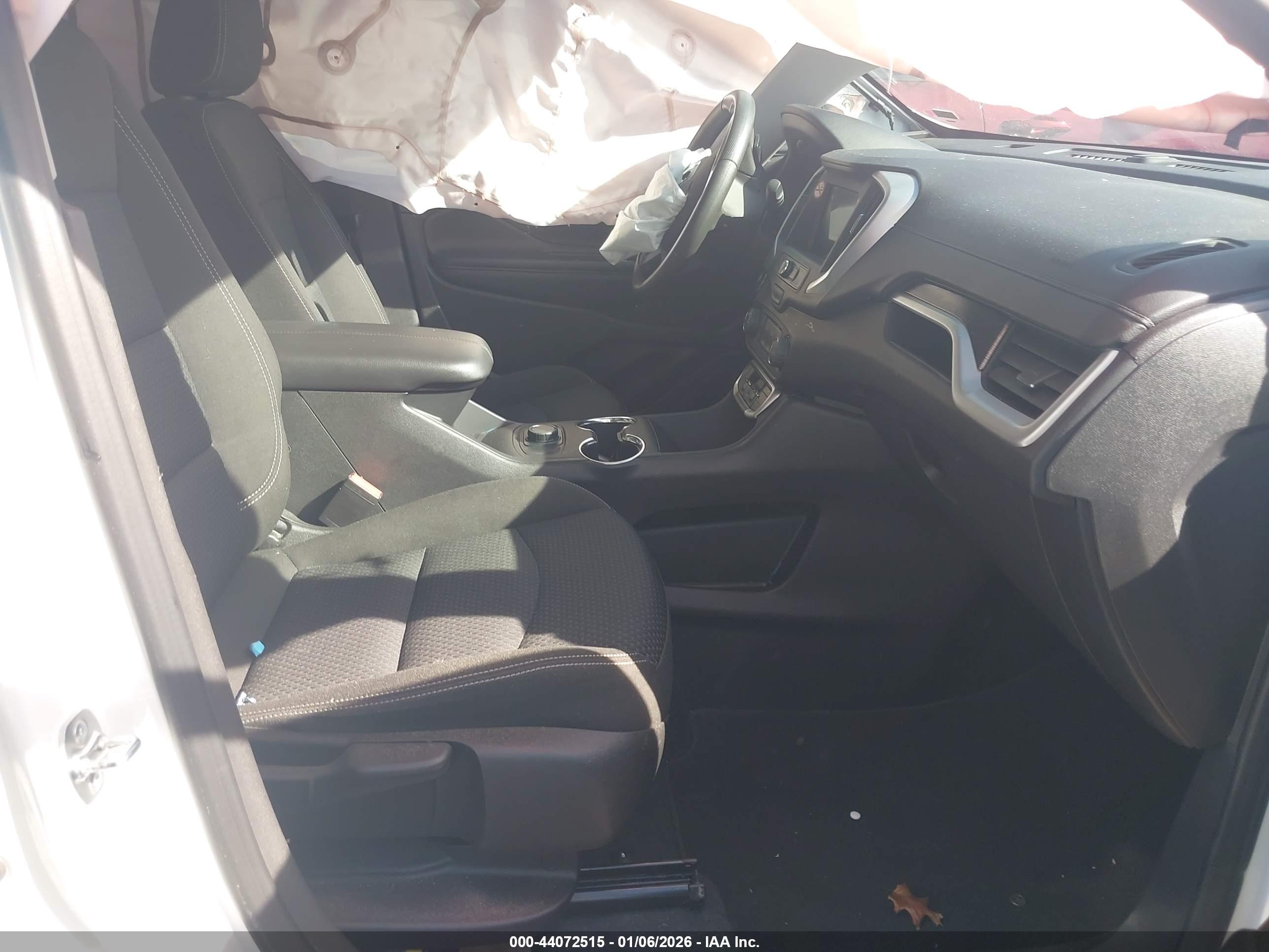 GMC TERRAIN image 5
