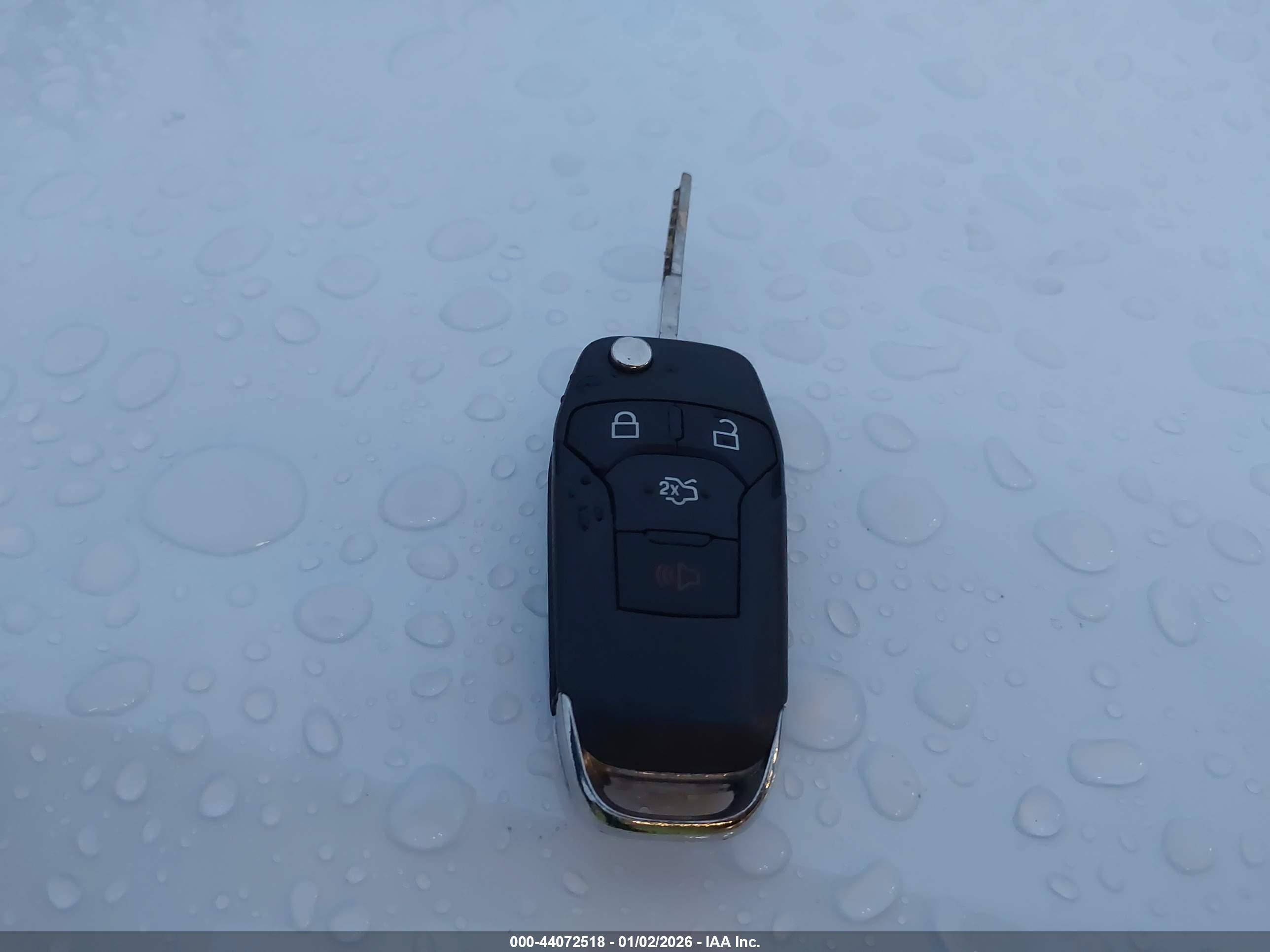 FORD FUSION image 11