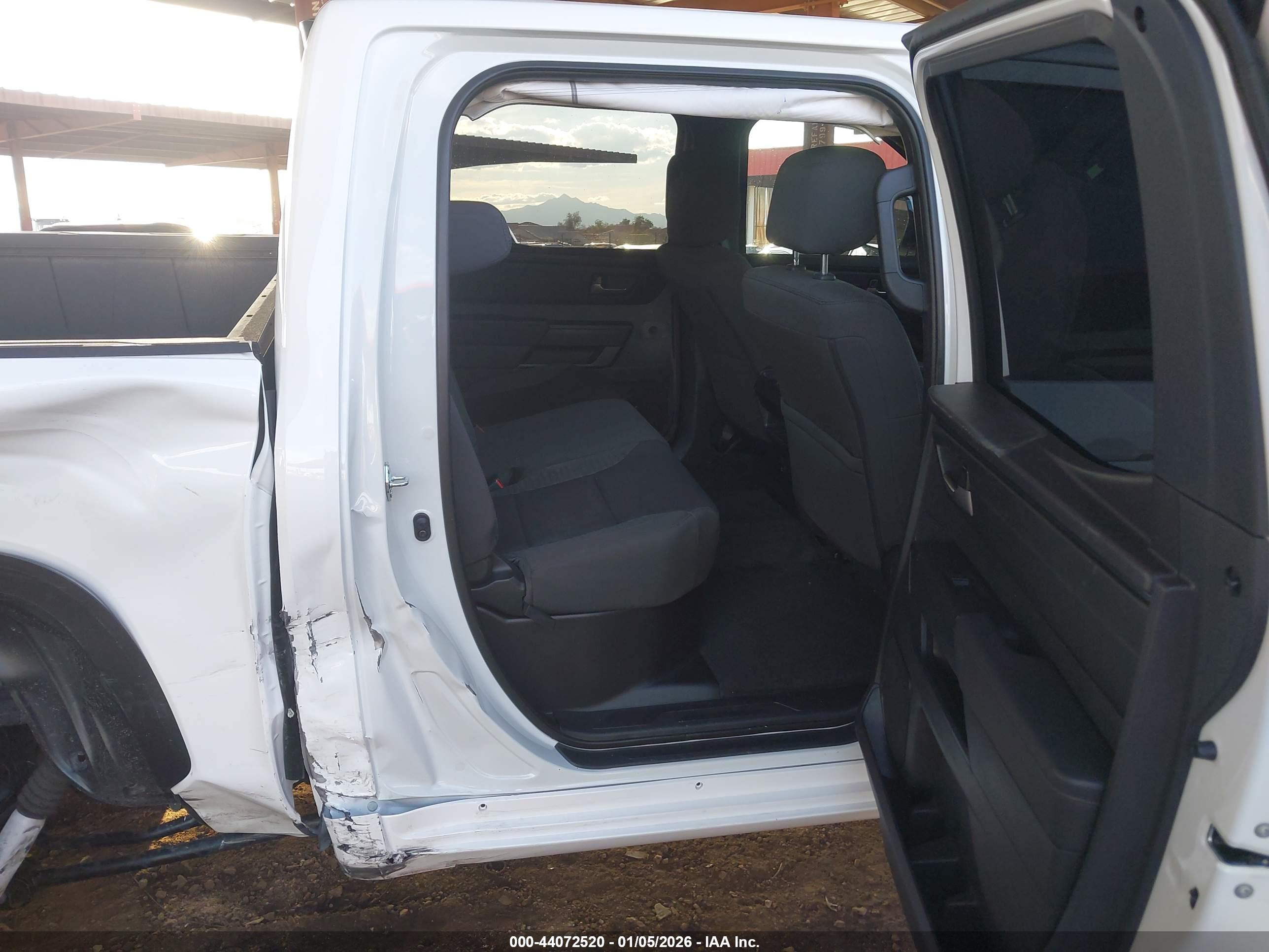 TOYOTA TUNDRA image 8