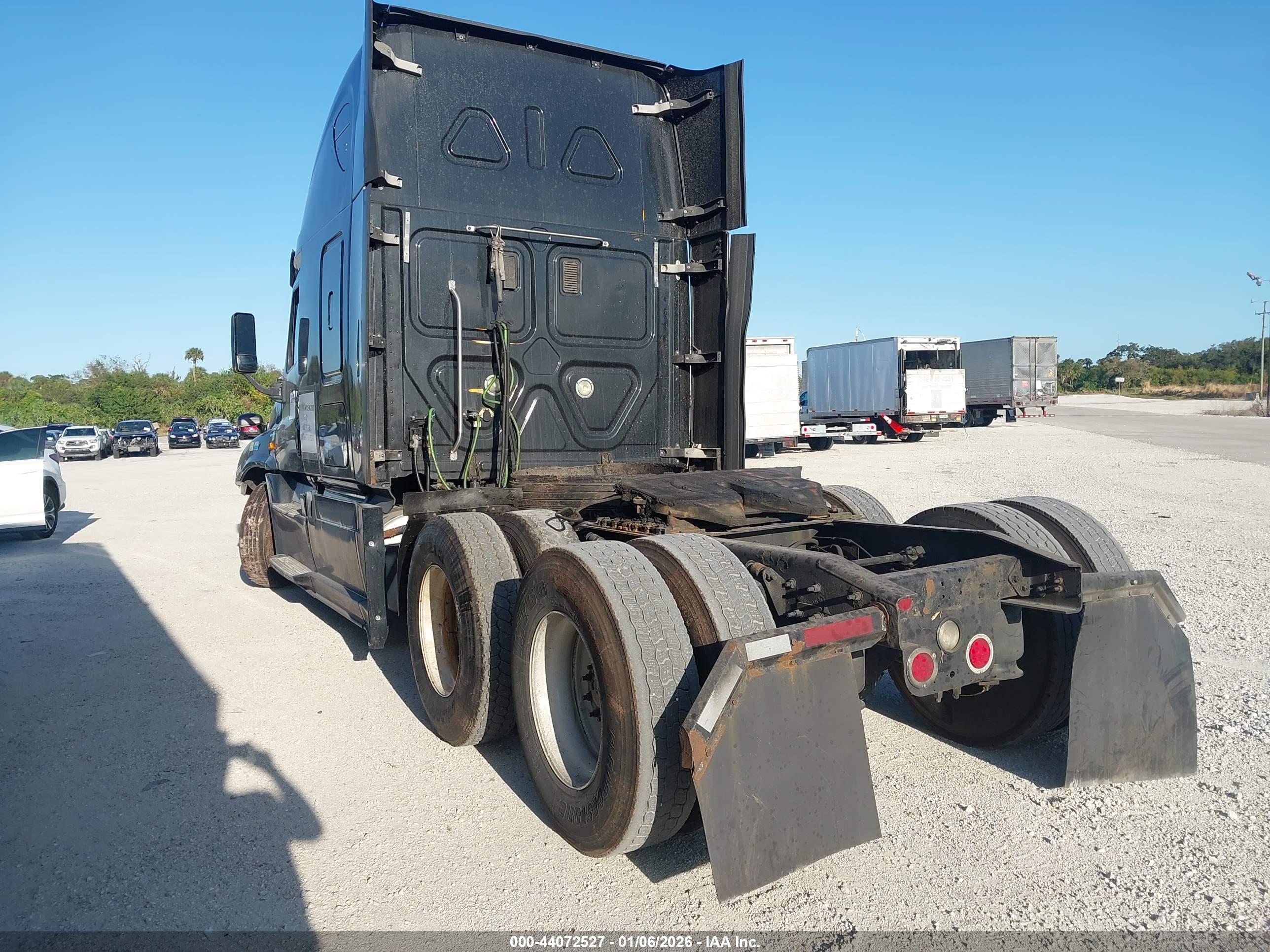 FREIGHTLINER CASCADIA image 3