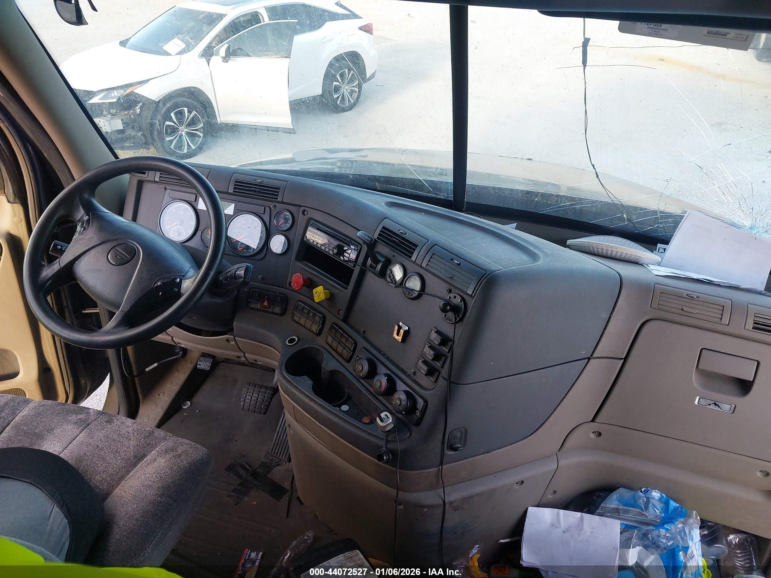 FREIGHTLINER CASCADIA image 7