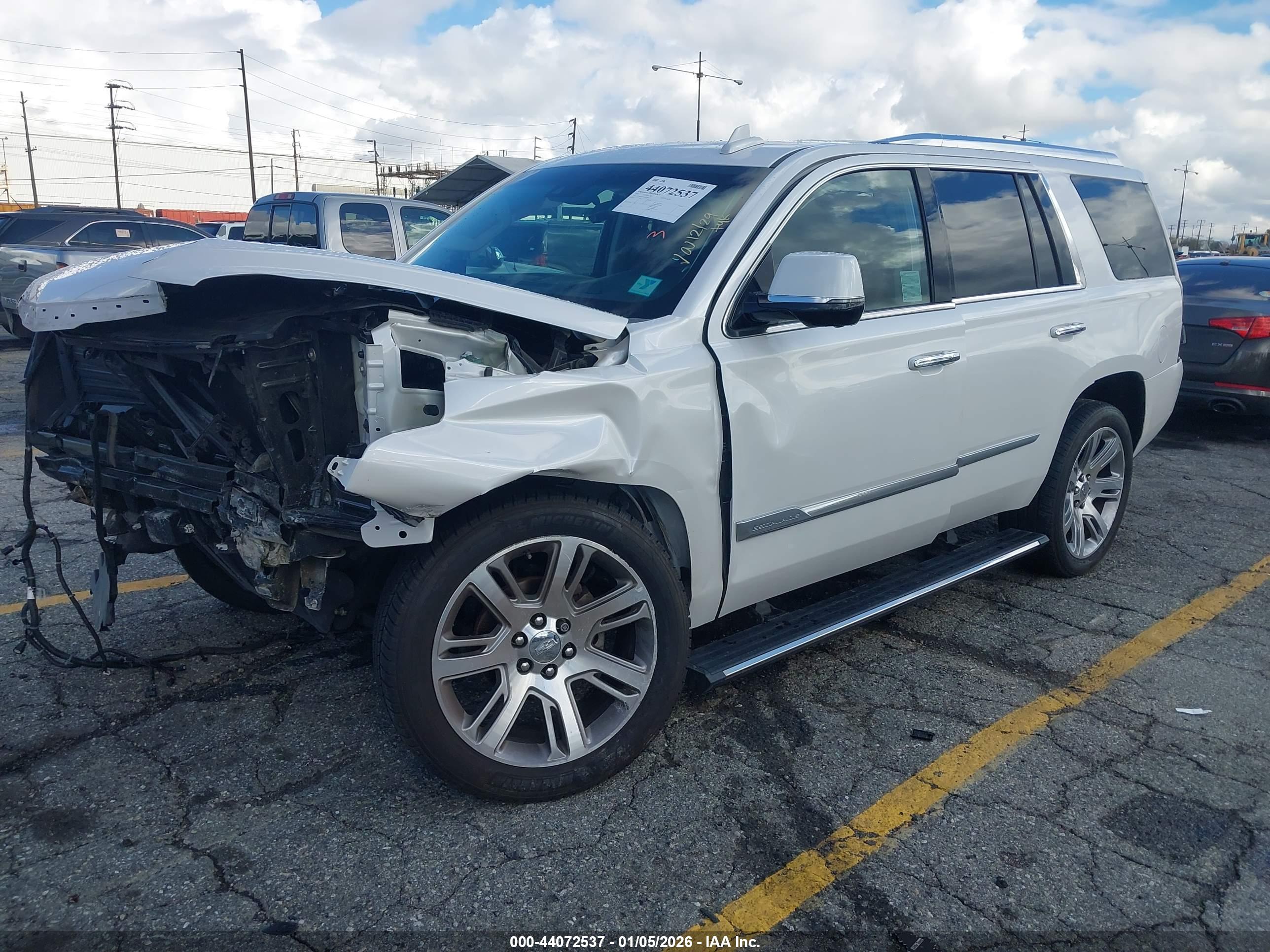 CADILLAC ESCALADE image 2