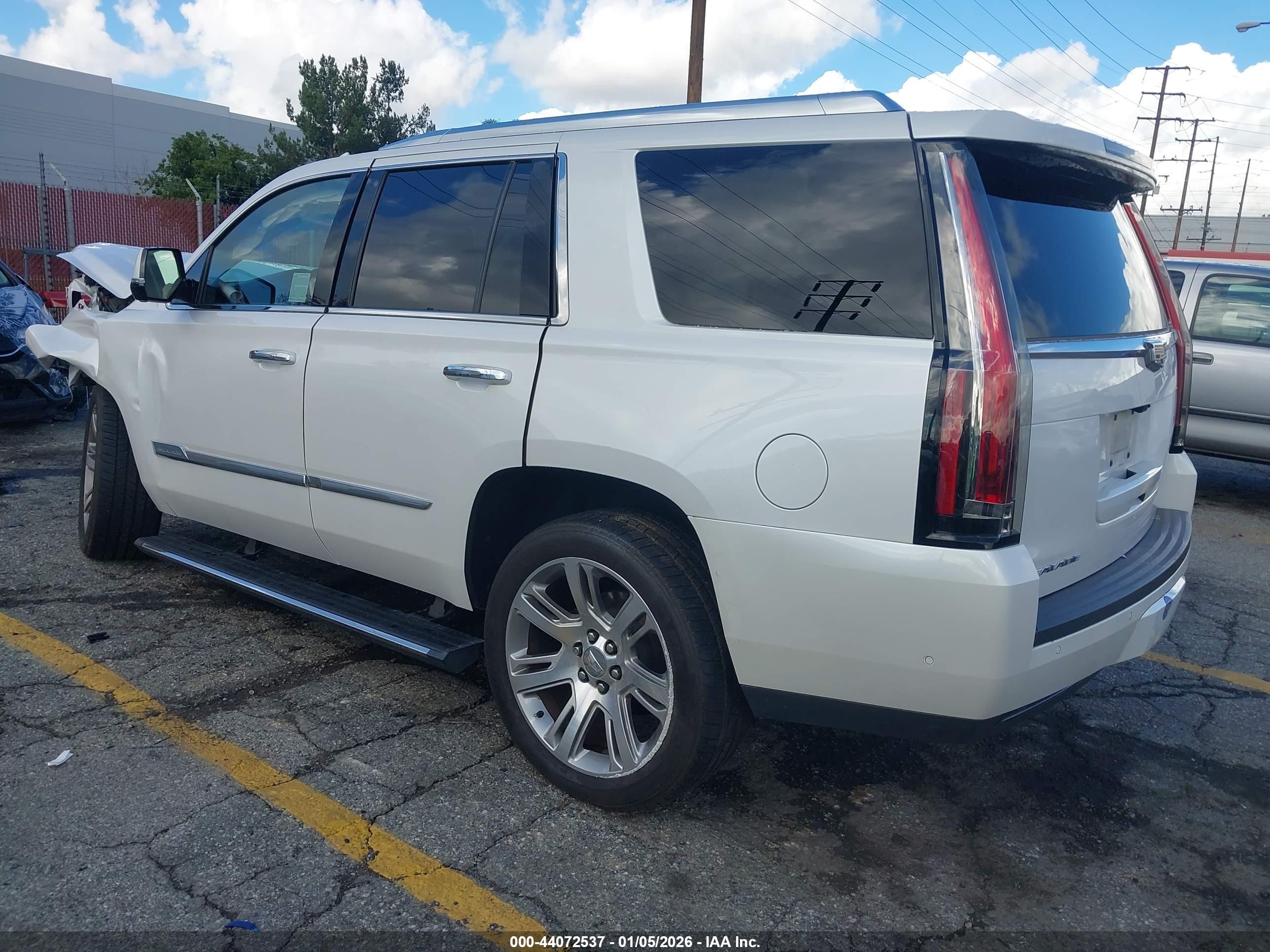 CADILLAC ESCALADE image 3