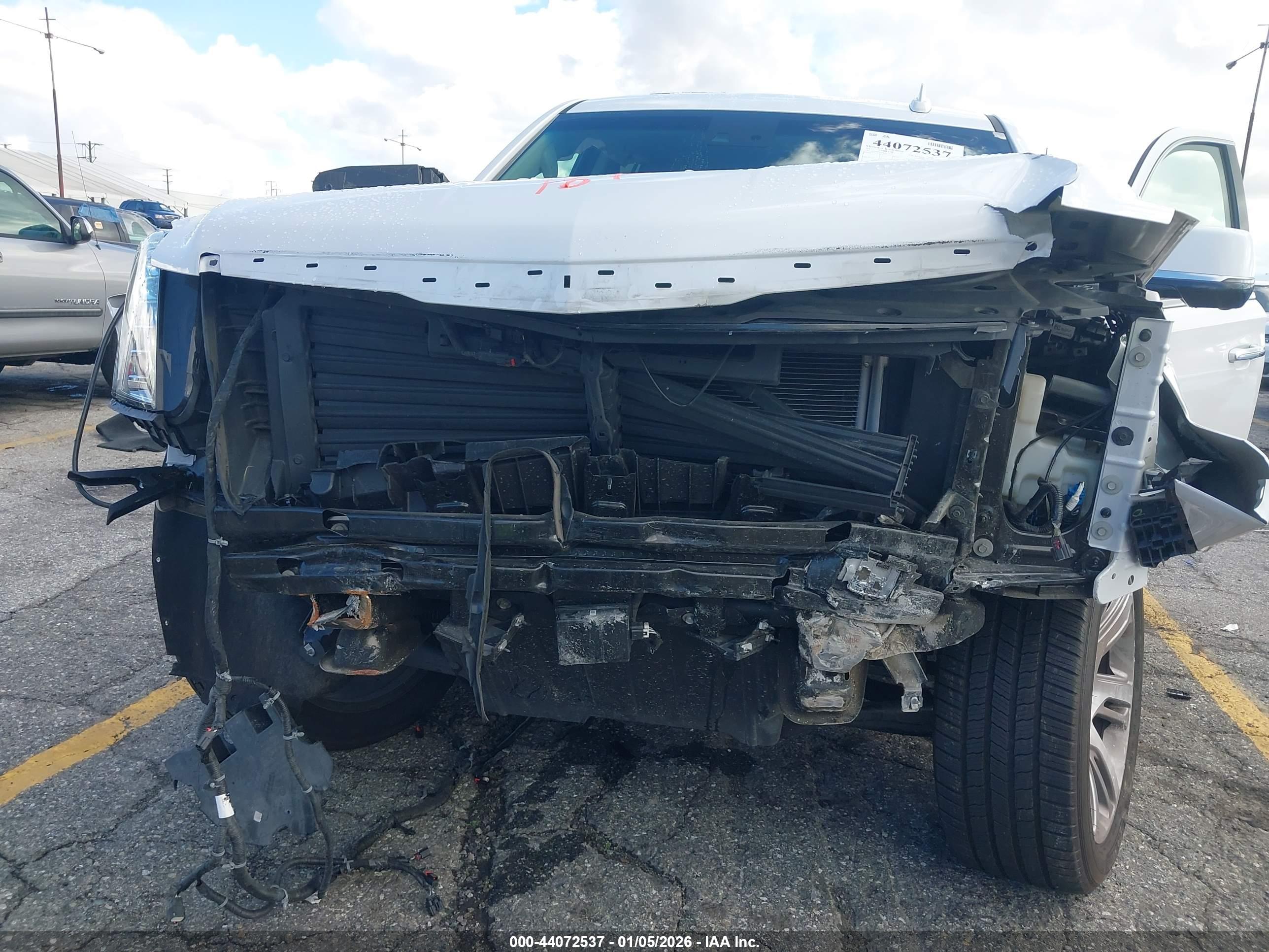 CADILLAC ESCALADE image 6