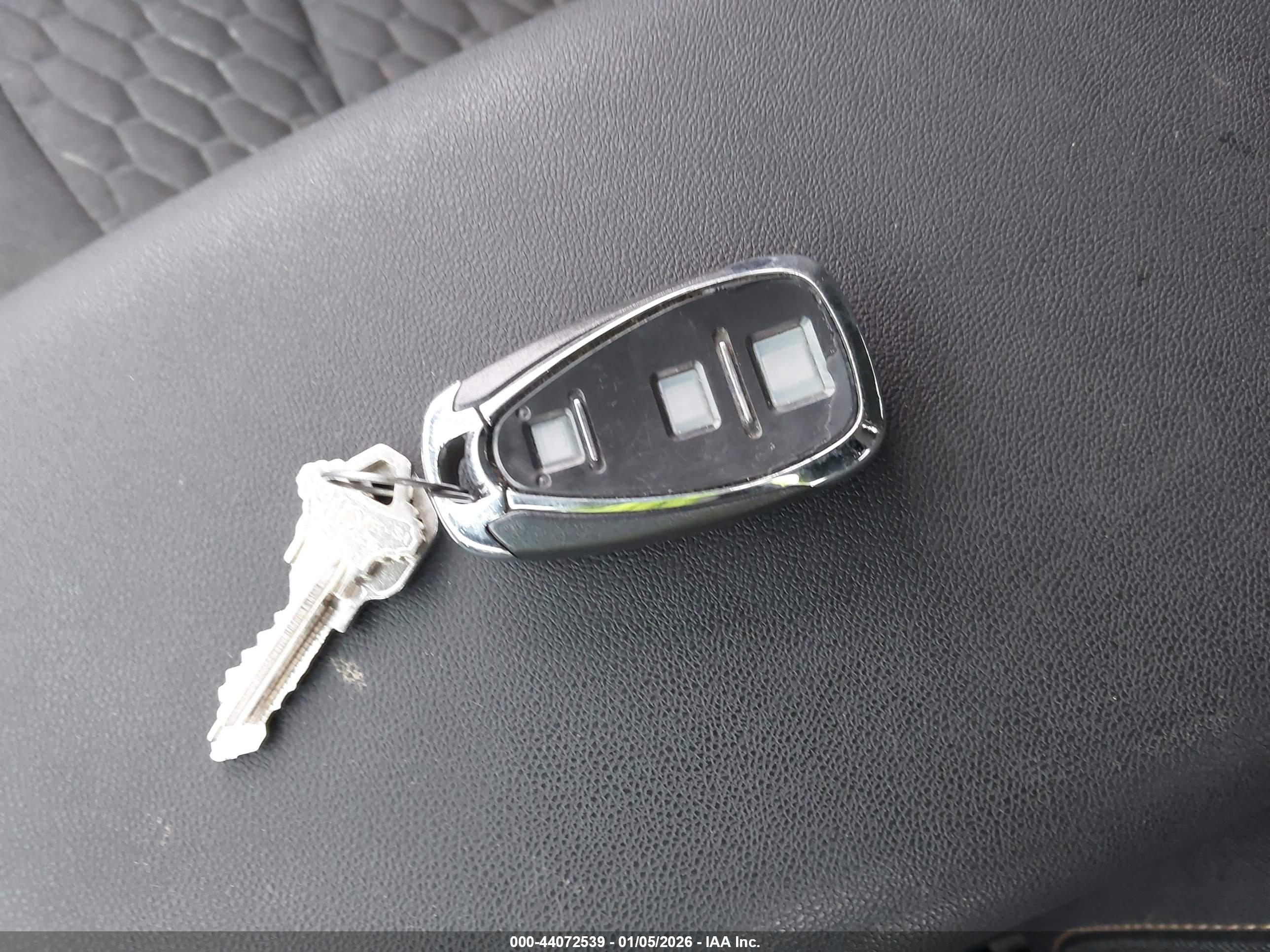 CHEVROLET EQUINOX image 11