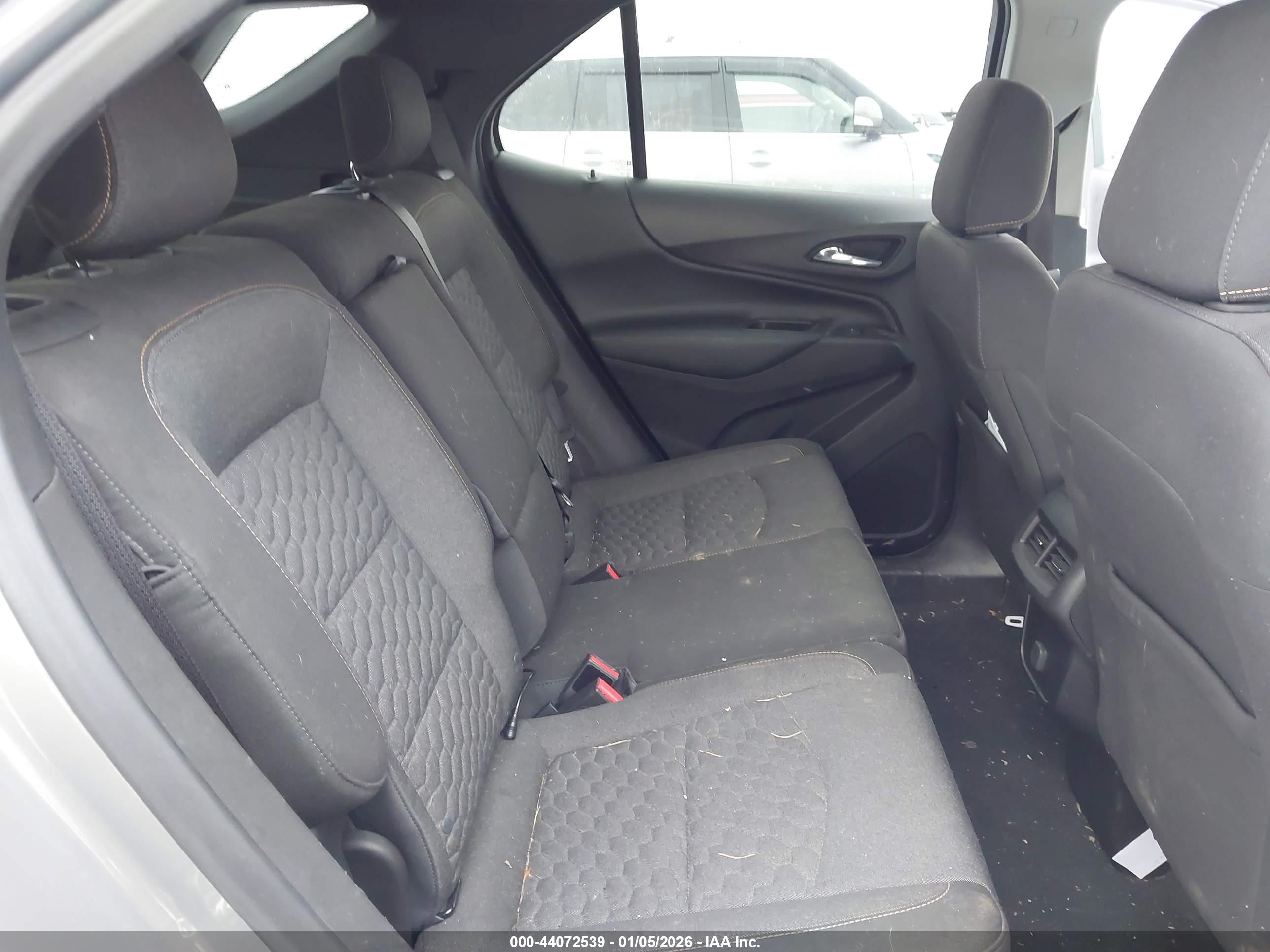 CHEVROLET EQUINOX image 8