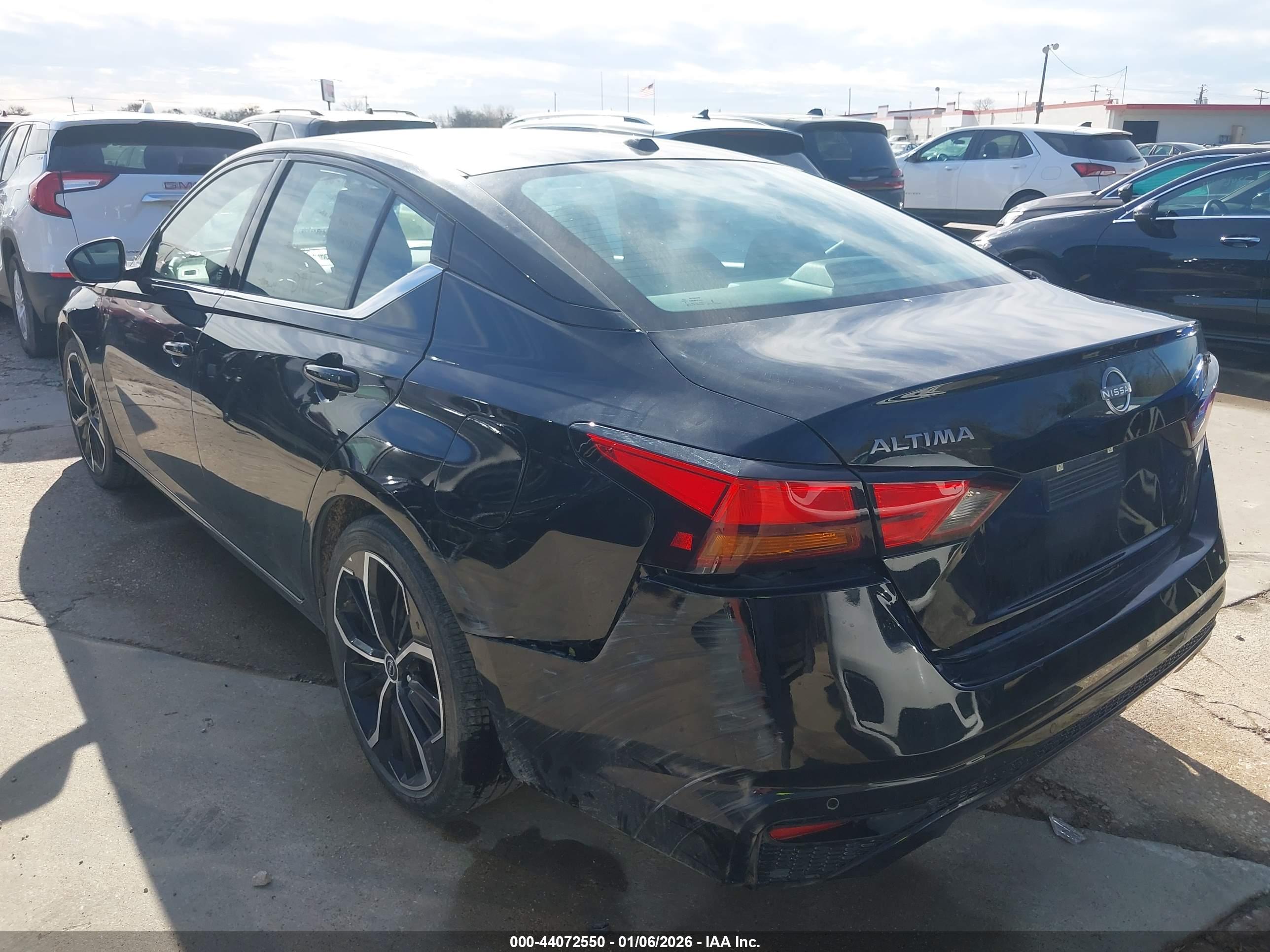 NISSAN ALTIMA image 3