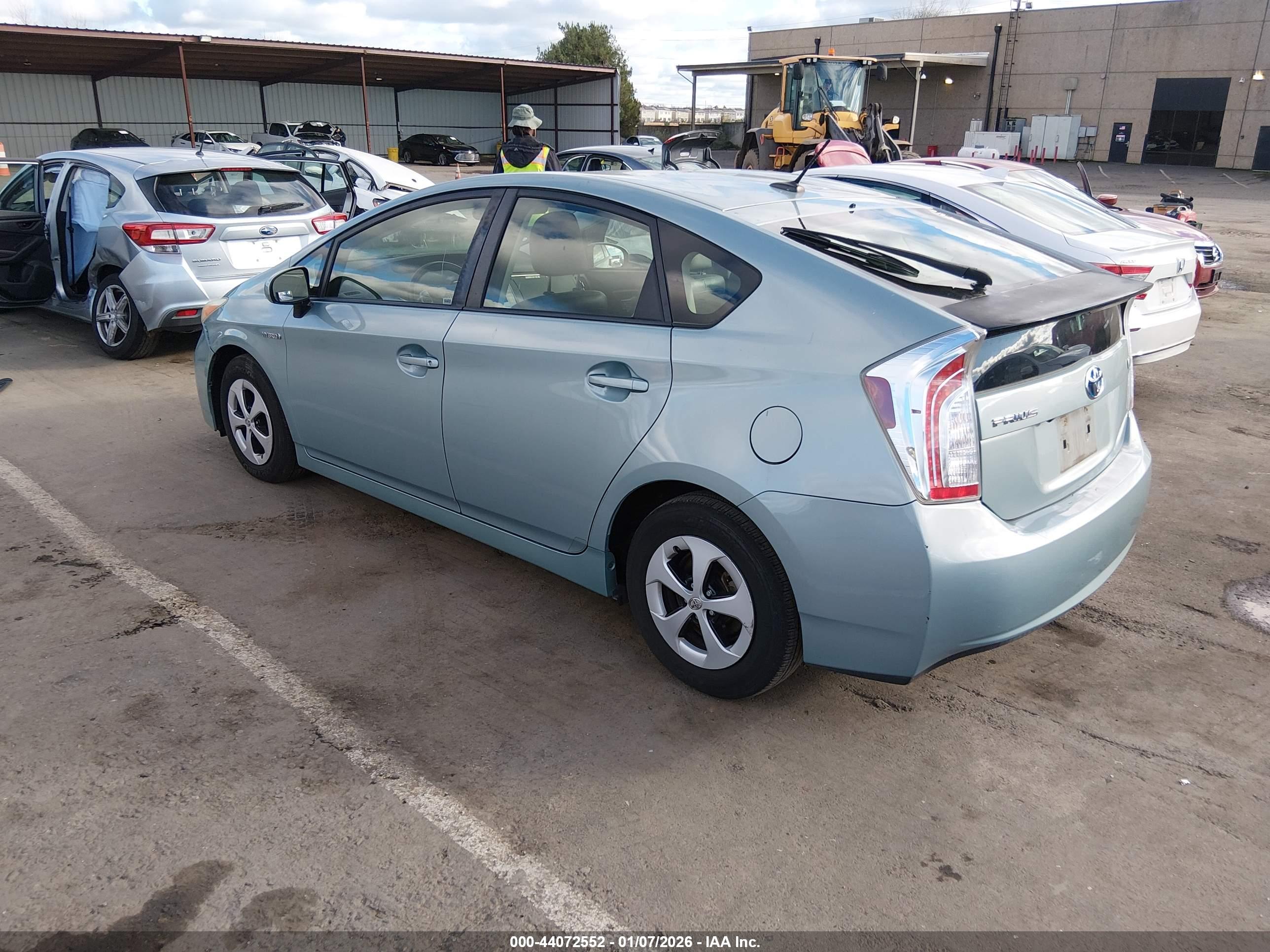TOYOTA PRIUS image 3