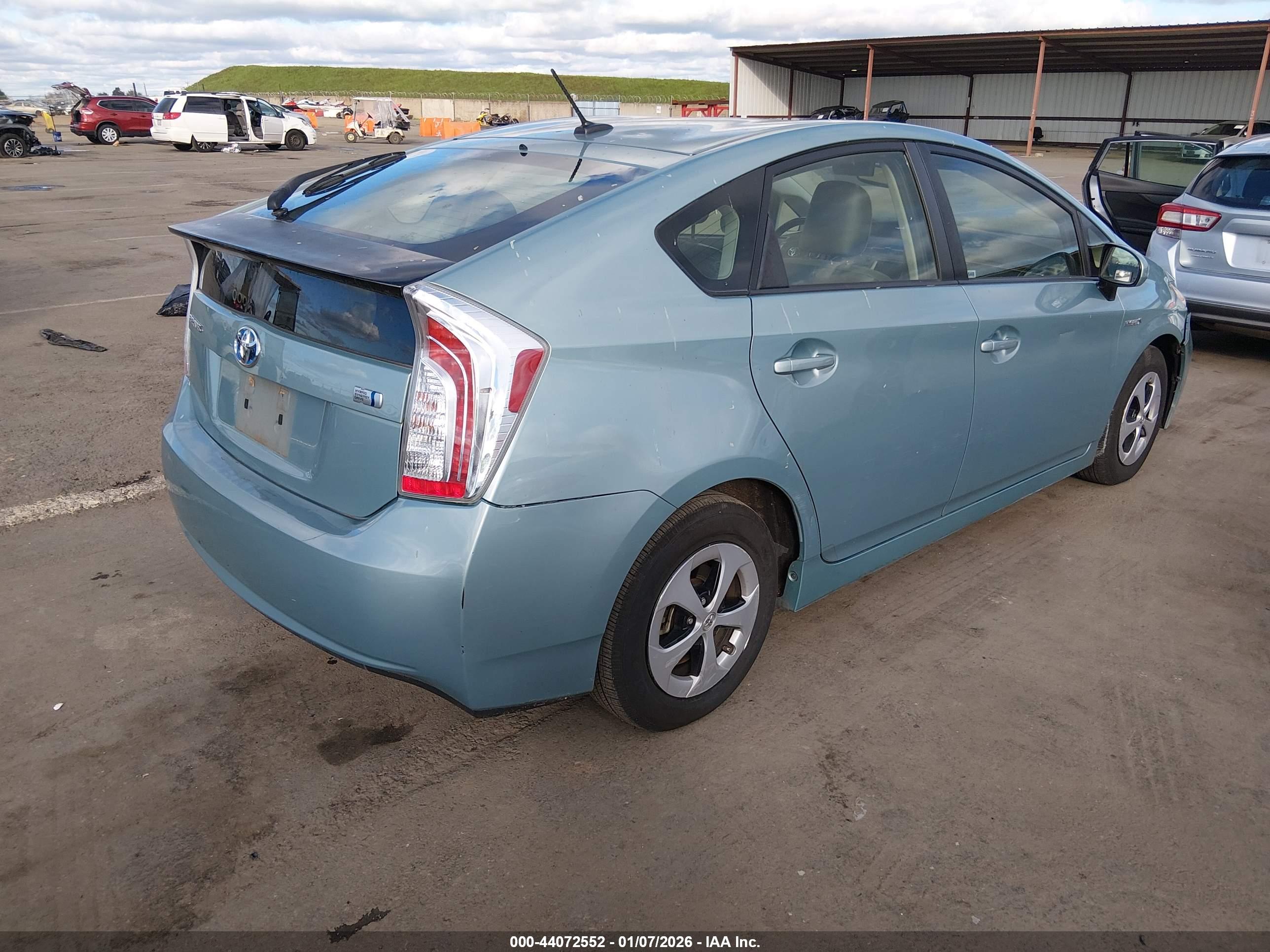 TOYOTA PRIUS image 4