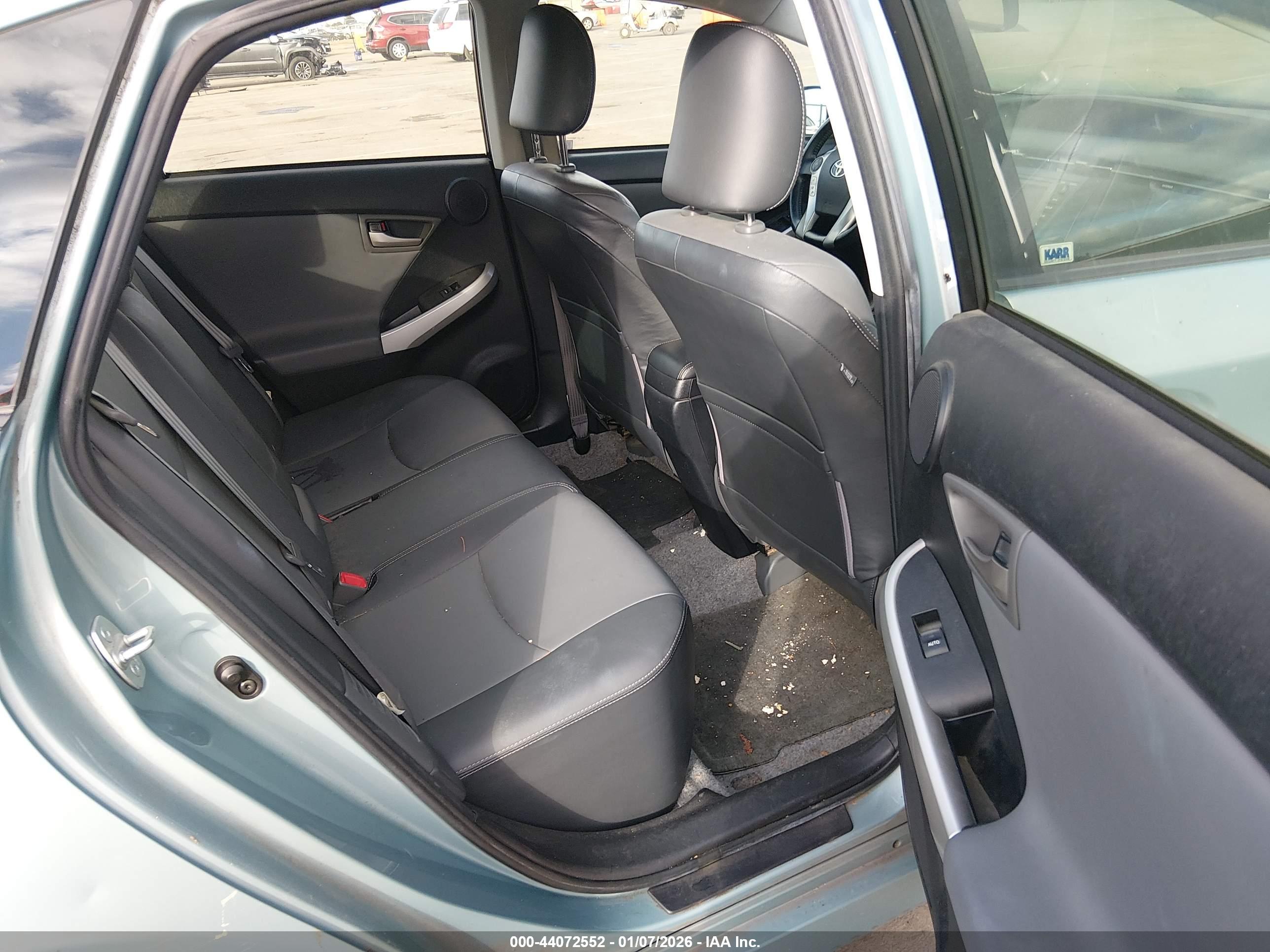TOYOTA PRIUS image 8