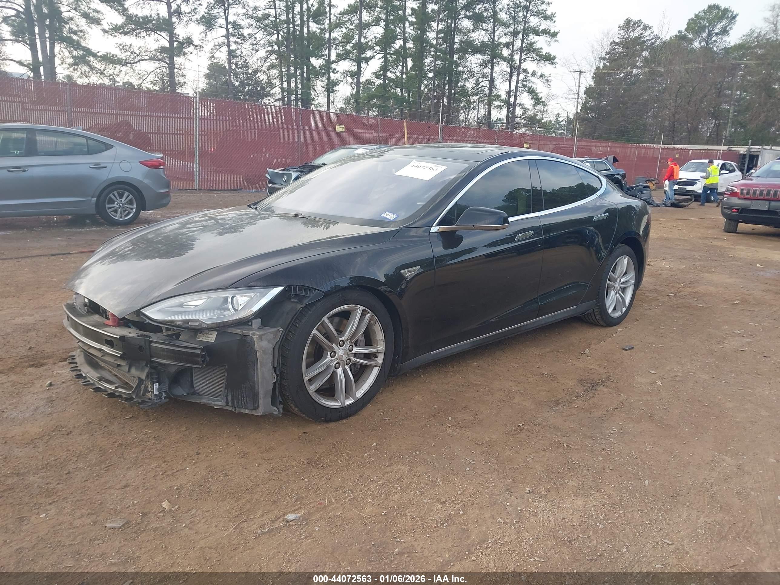 TESLA MODEL image 2