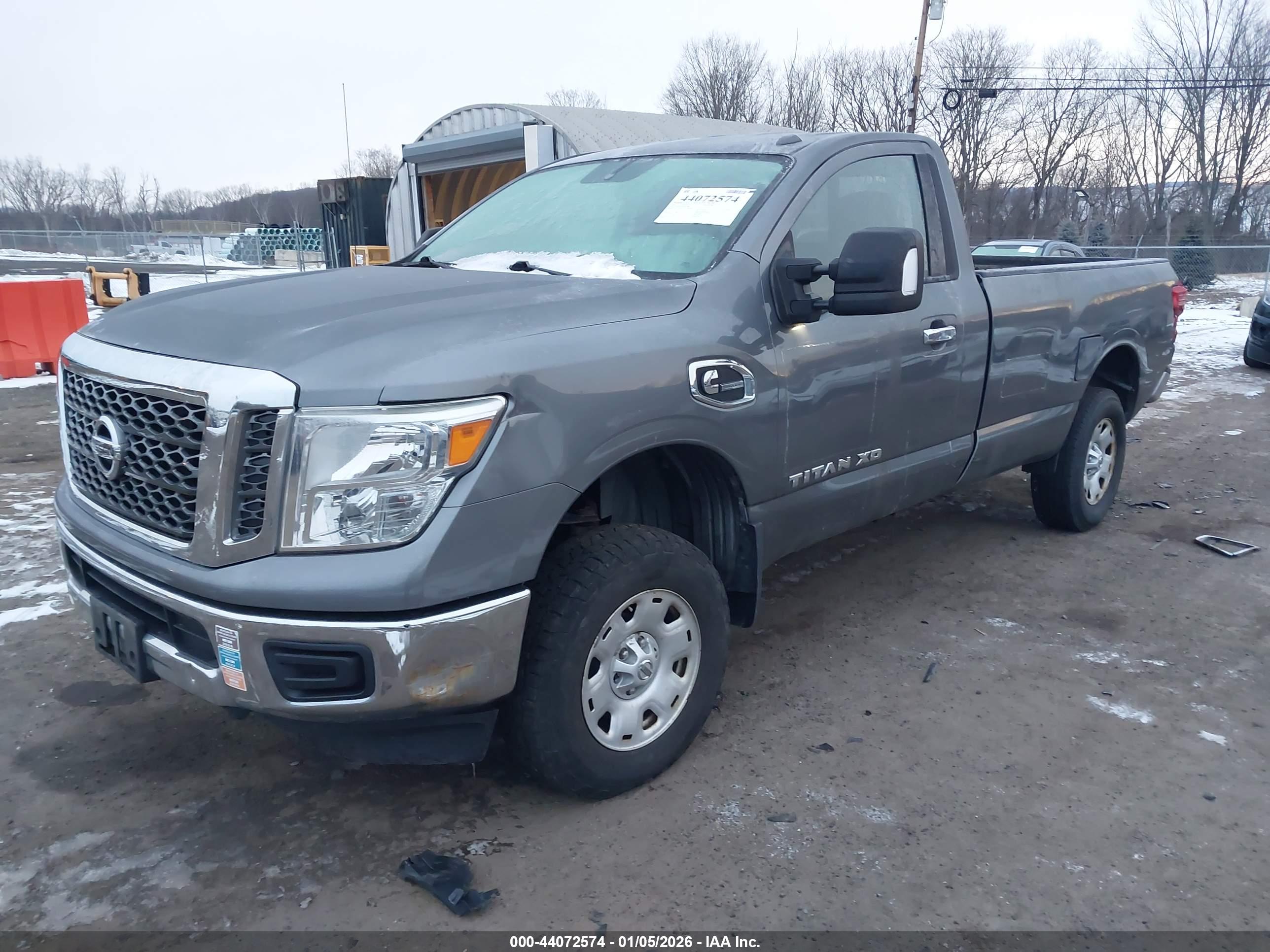 NISSAN TITAN image 2