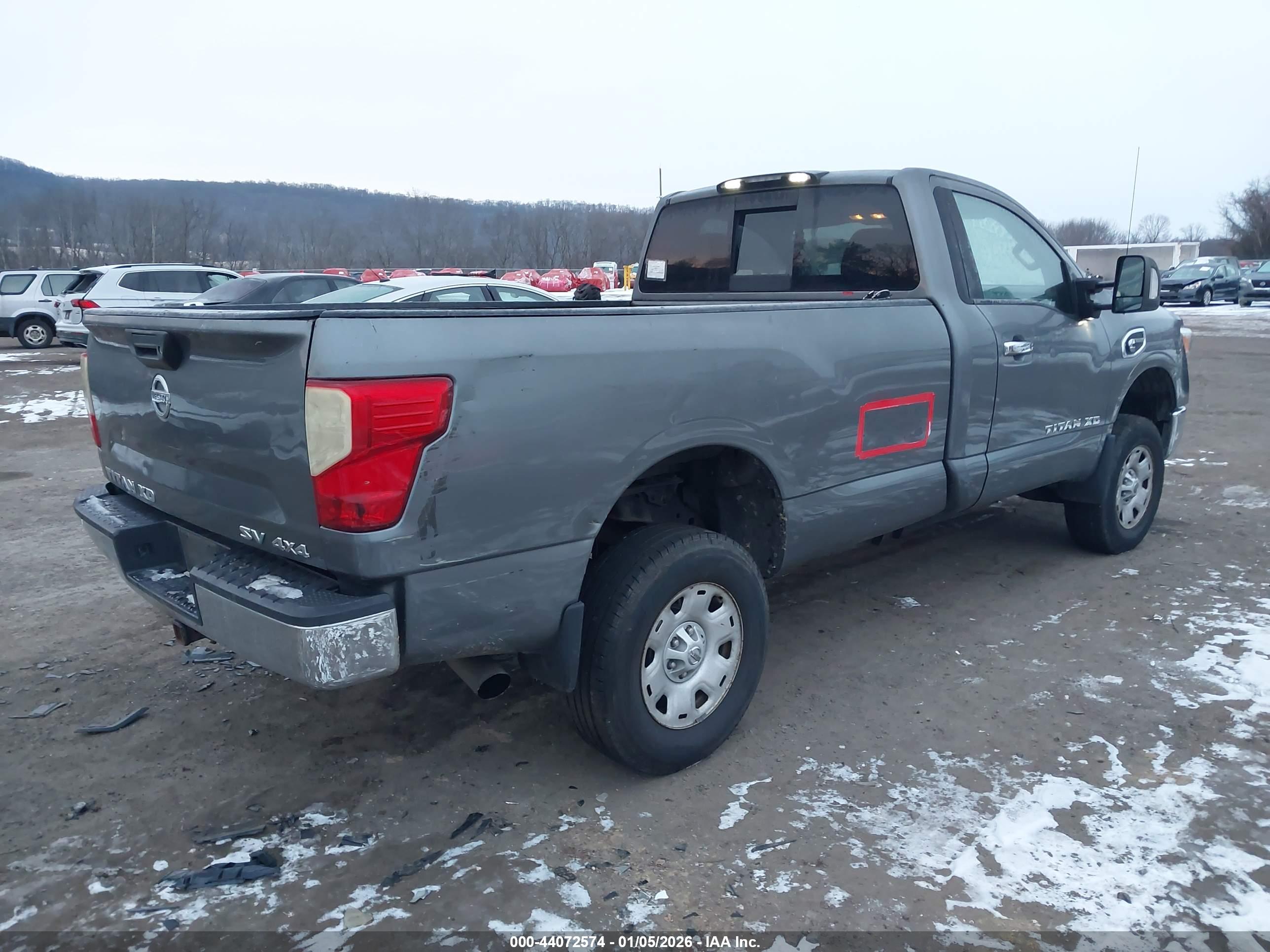 NISSAN TITAN image 4