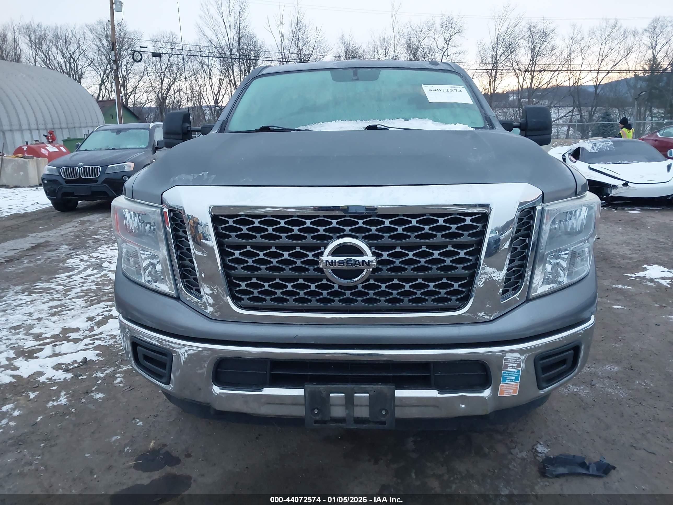 NISSAN TITAN image 6