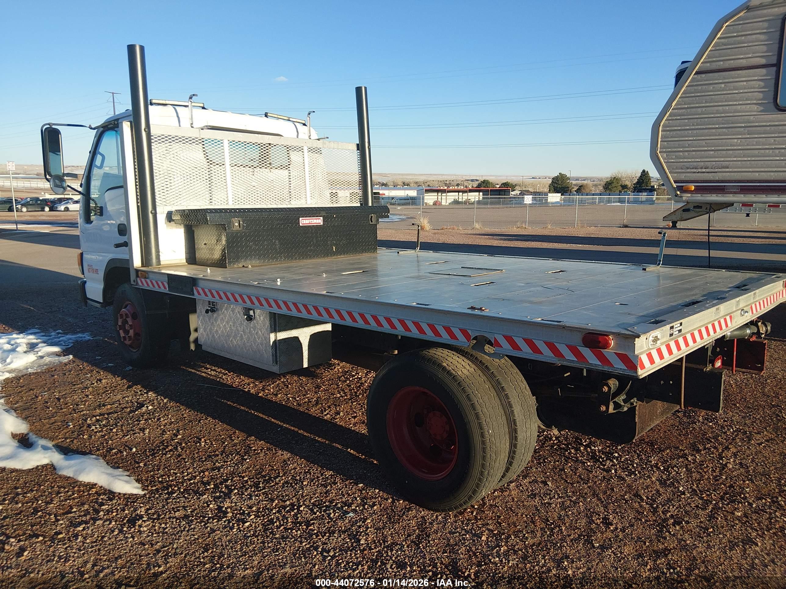 ISUZU NPR image 3