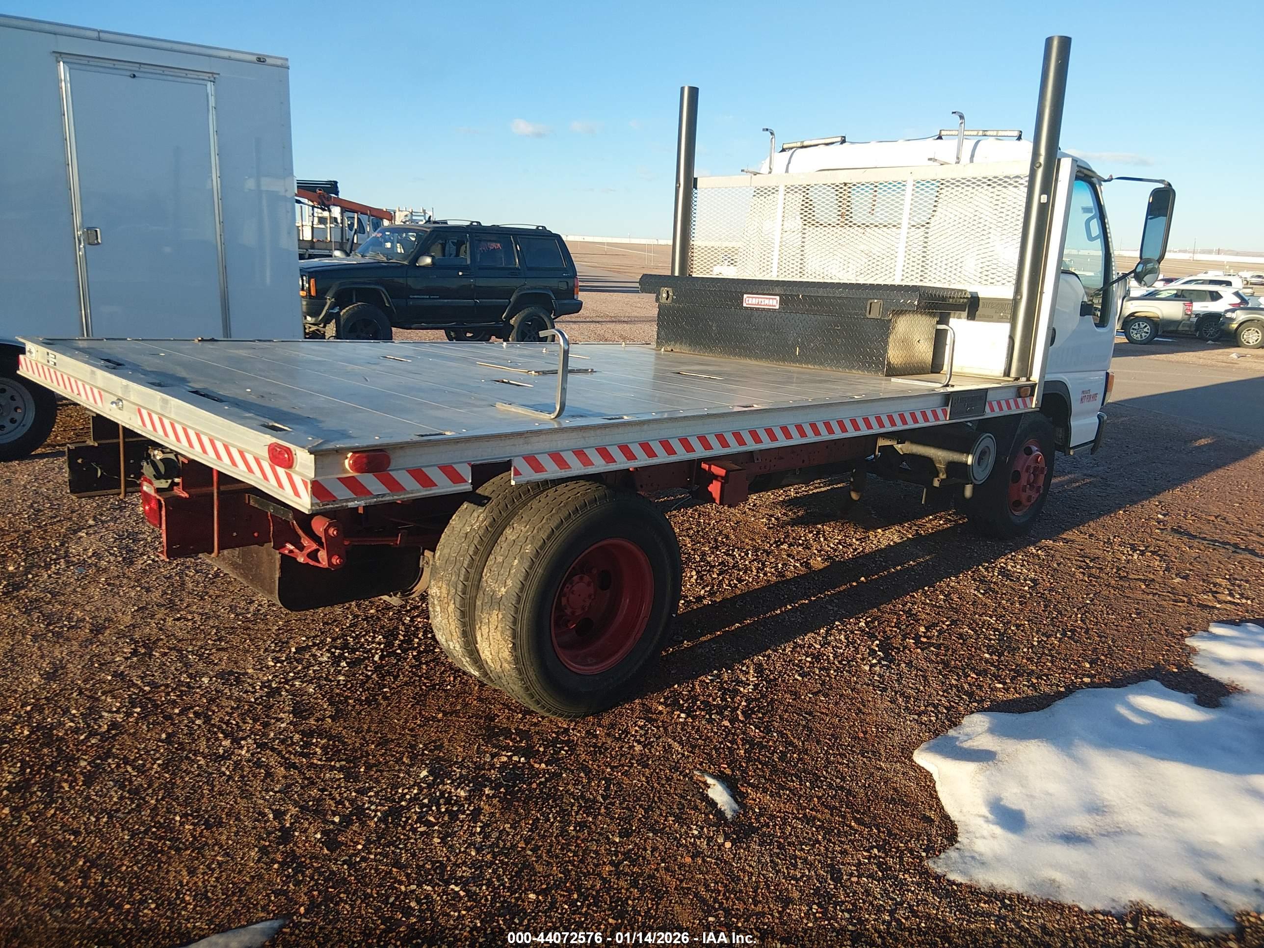 ISUZU NPR image 4