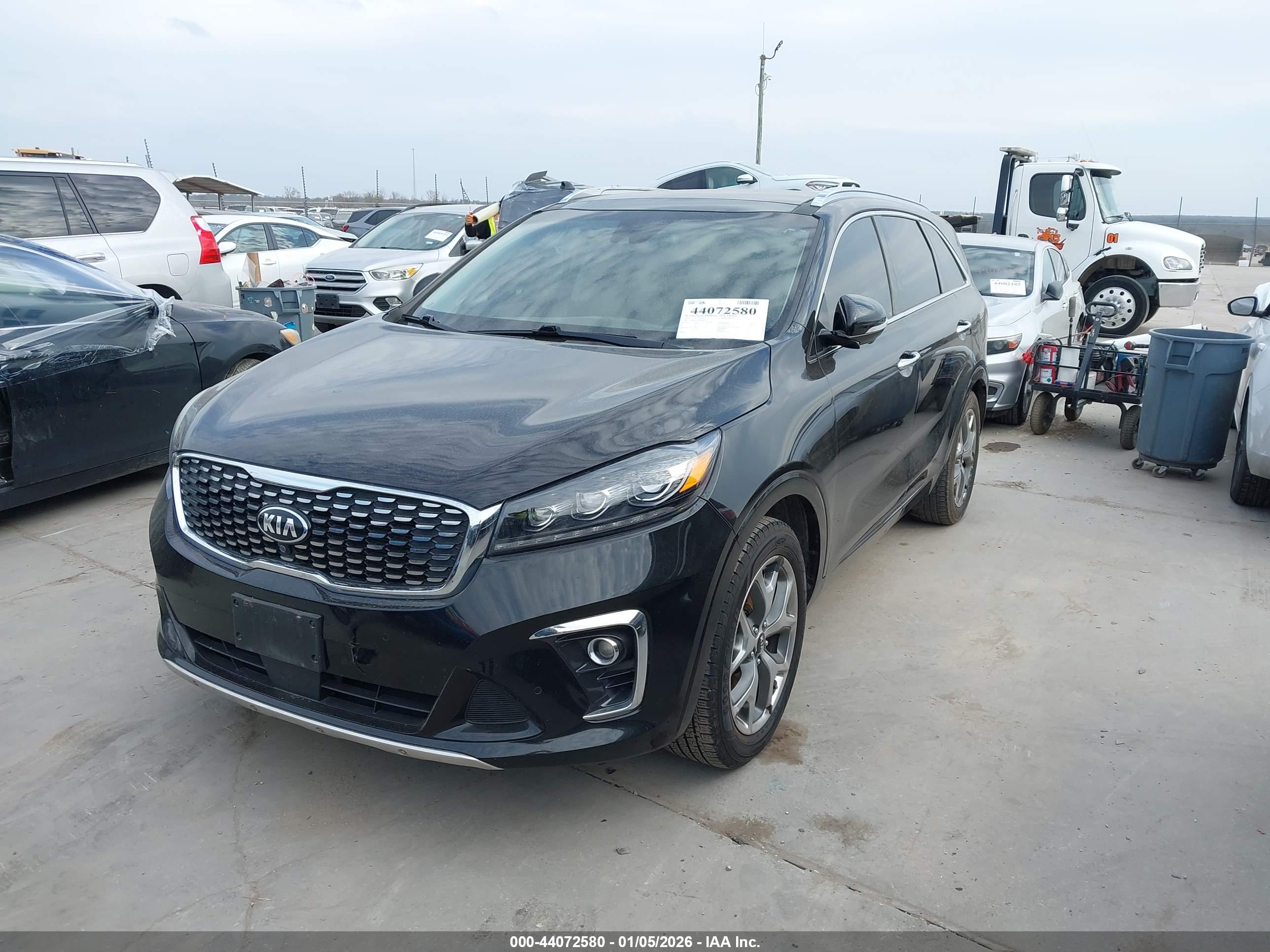 KIA SORENTO image 2