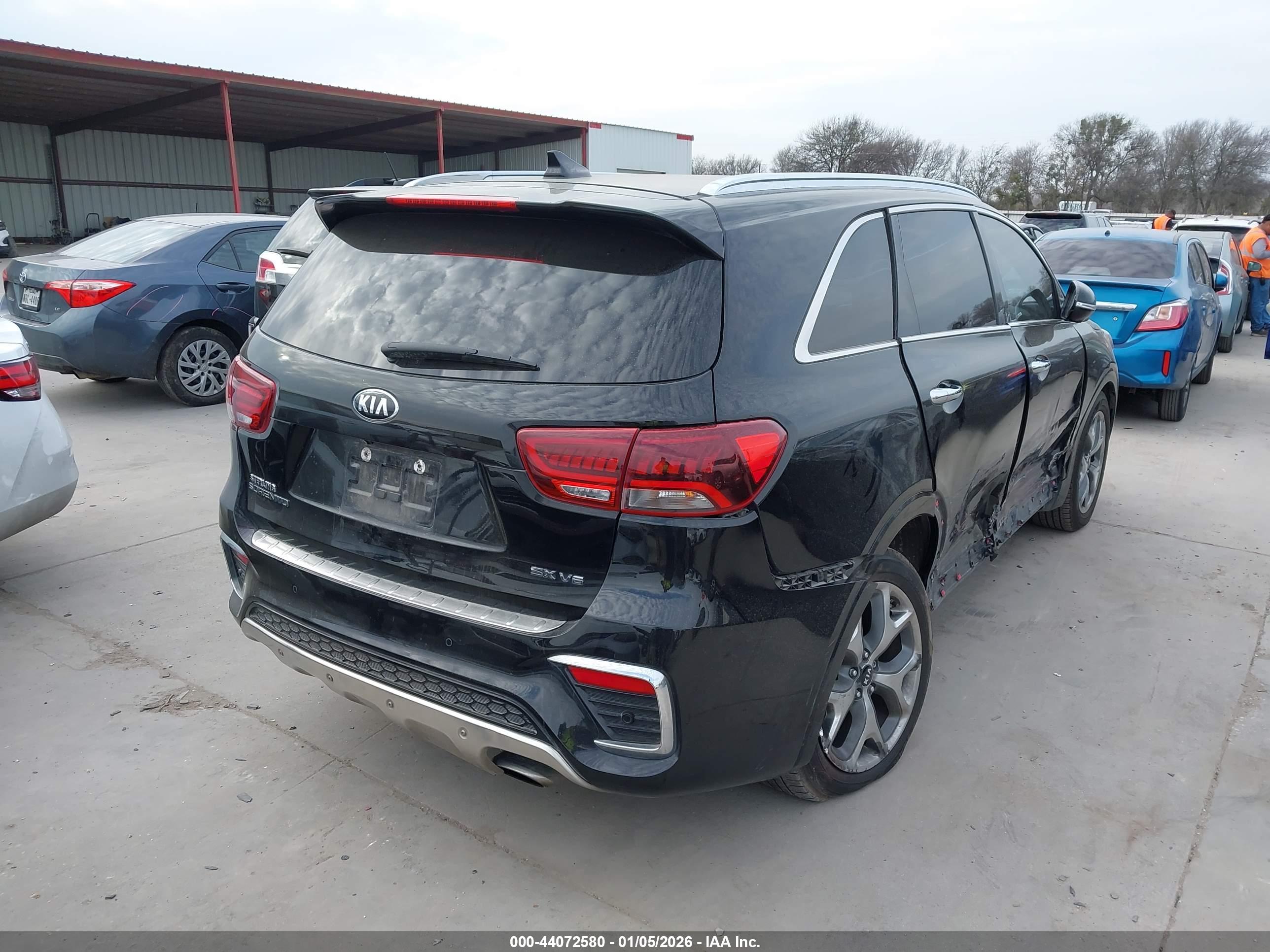 KIA SORENTO image 4