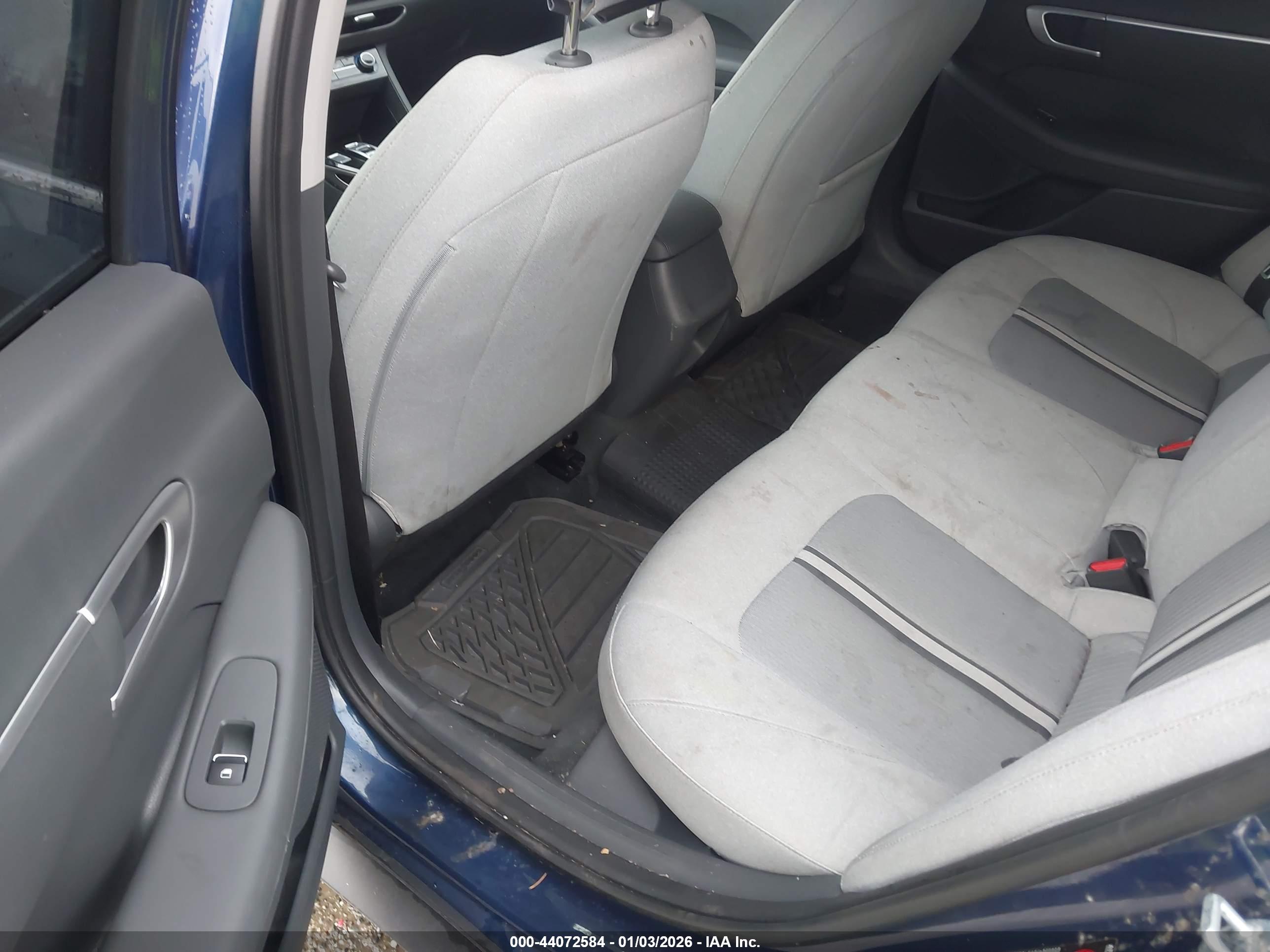 HYUNDAI SONATA image 8