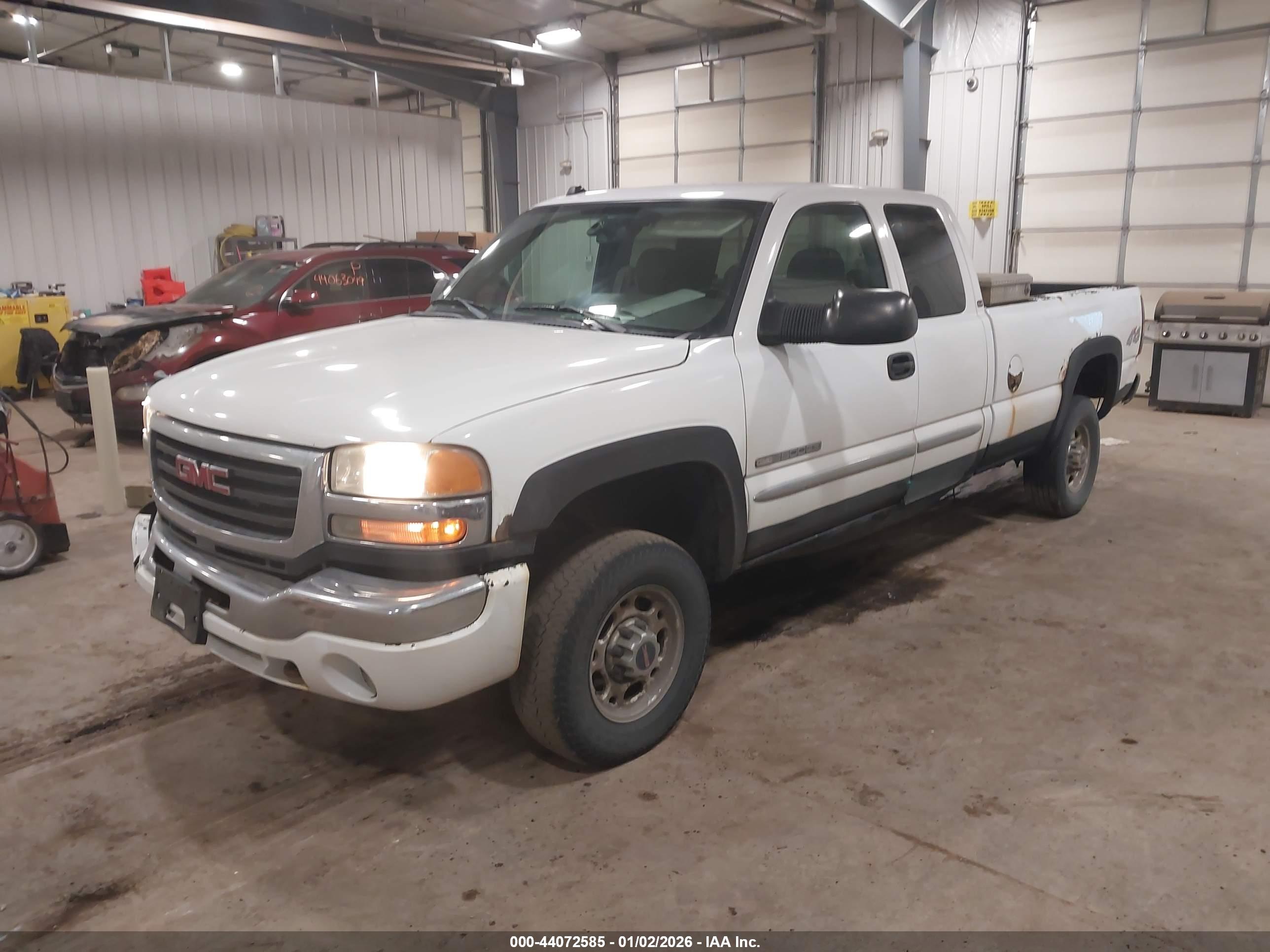 GMC SIERRA image 2