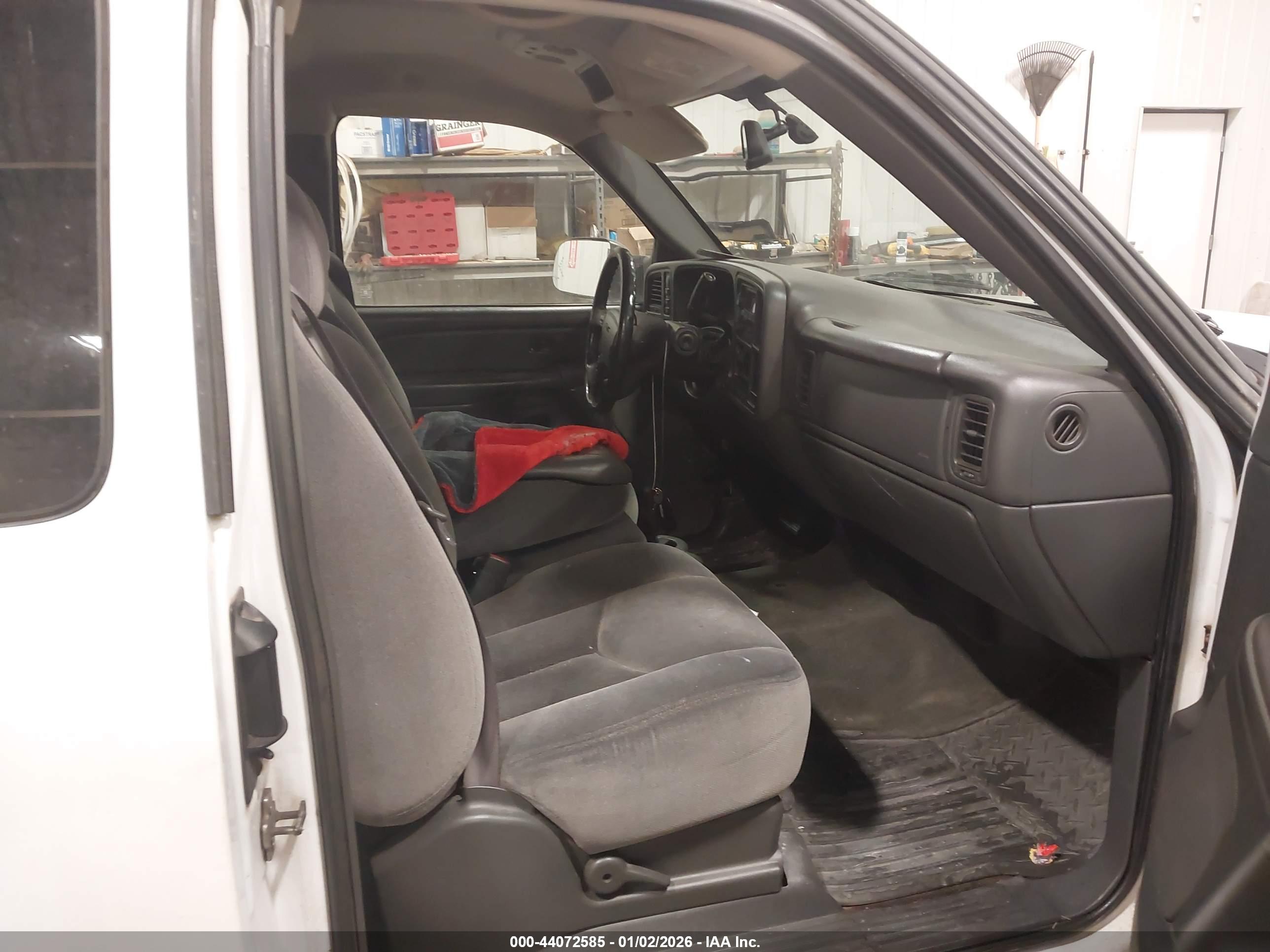 GMC SIERRA image 5