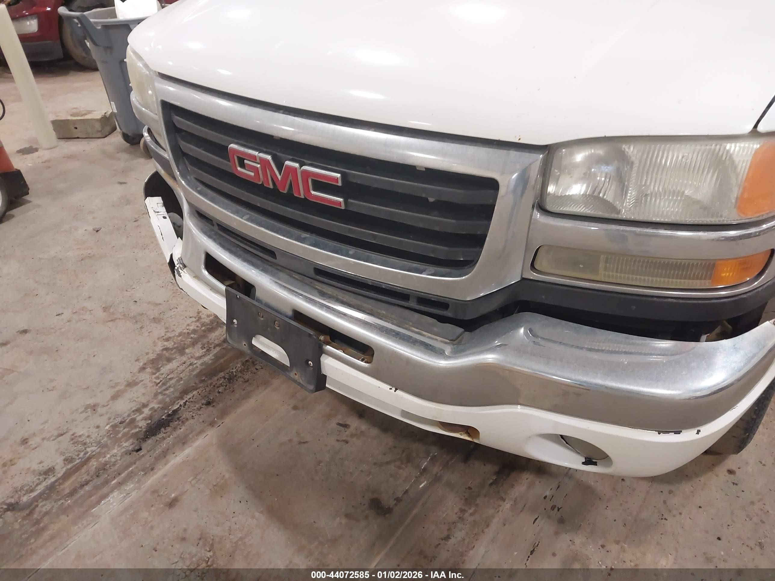 GMC SIERRA image 6