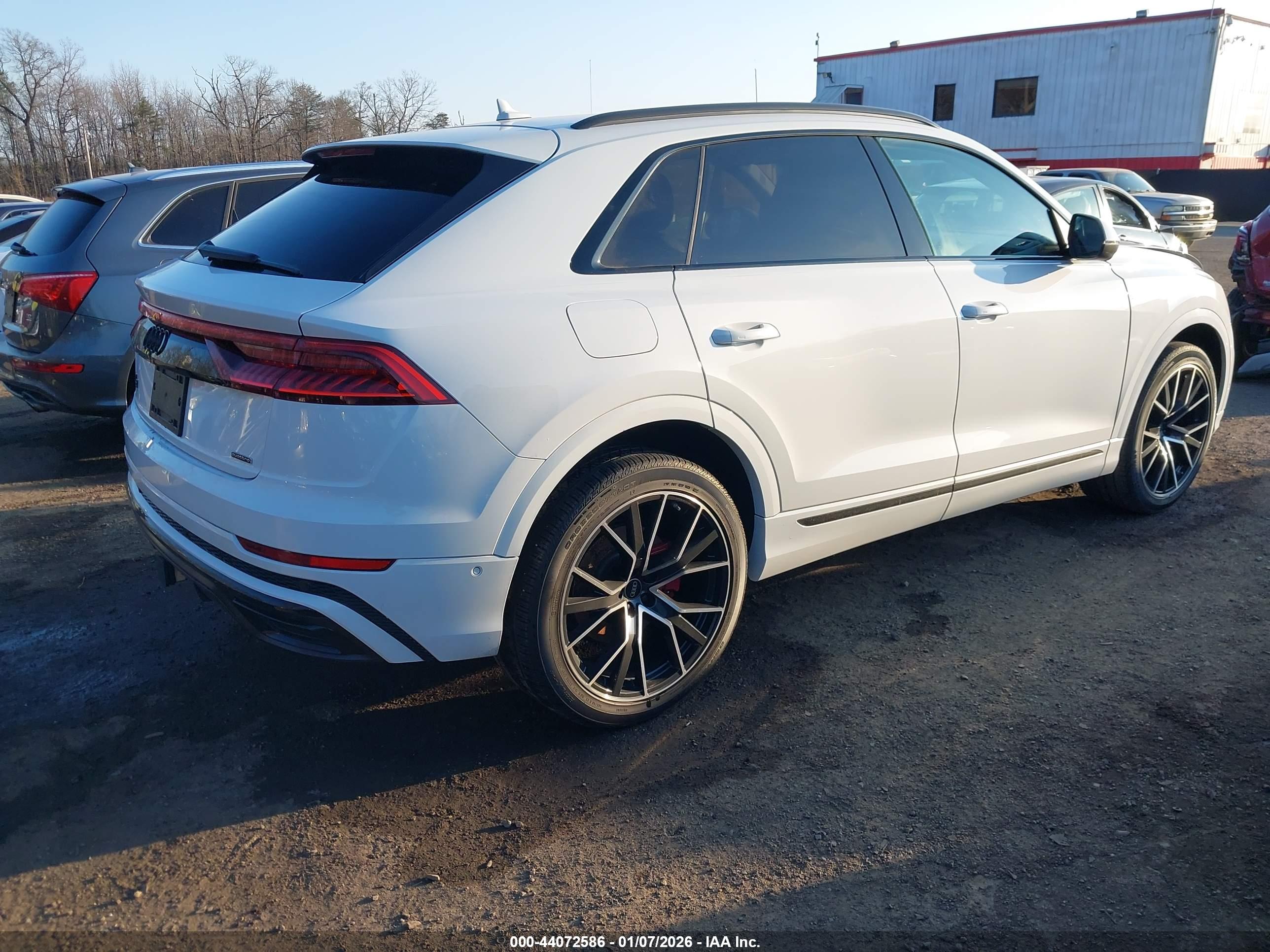 AUDI Q8 image 4