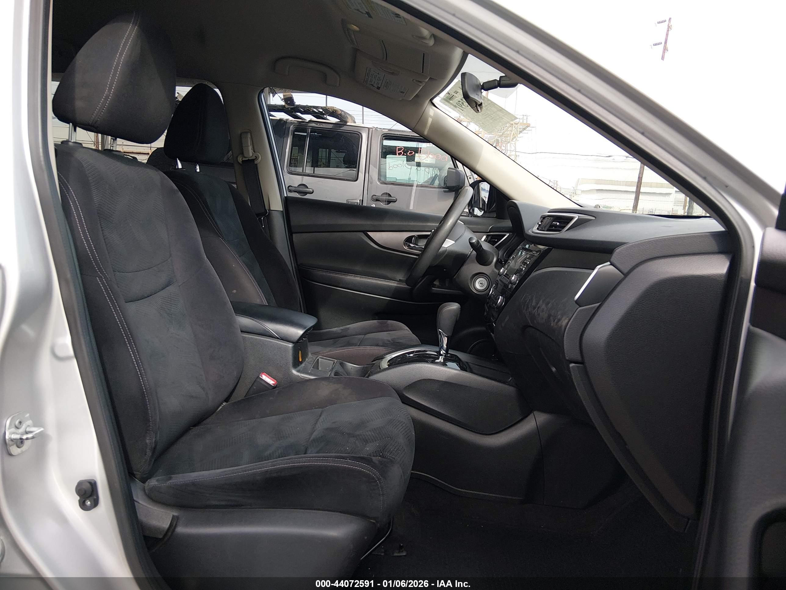 NISSAN ROGUE image 5
