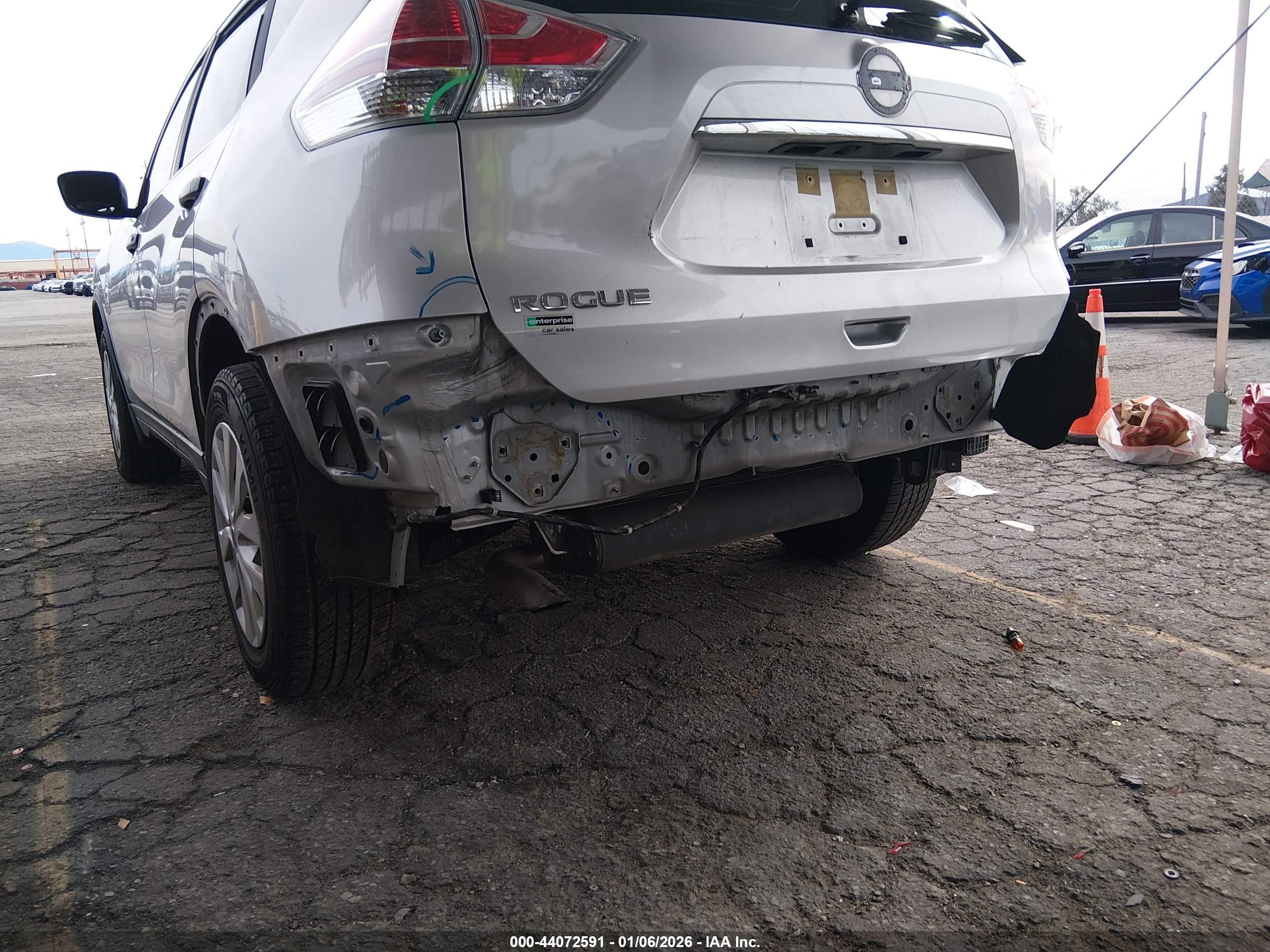 NISSAN ROGUE image 6
