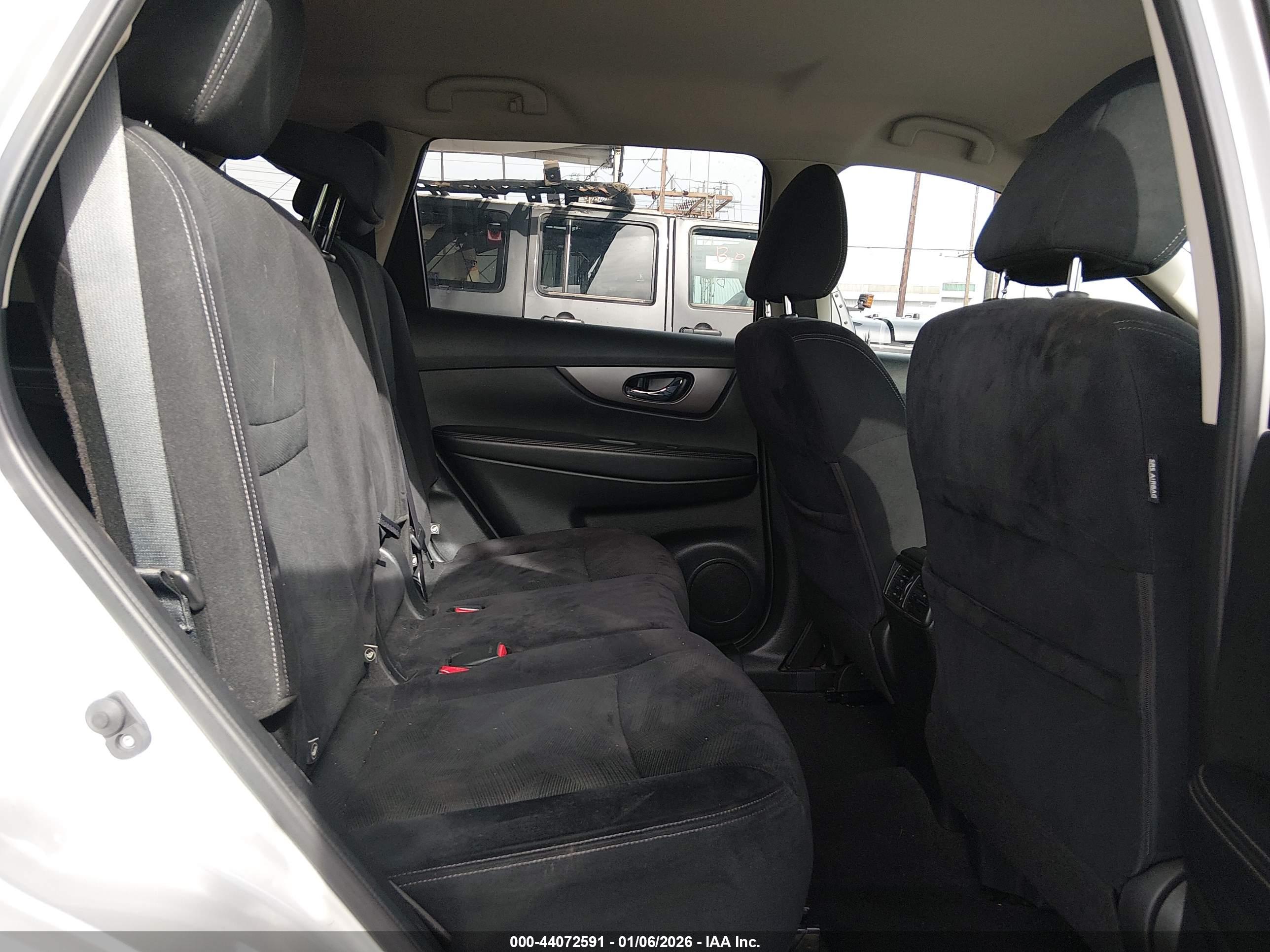 NISSAN ROGUE image 8