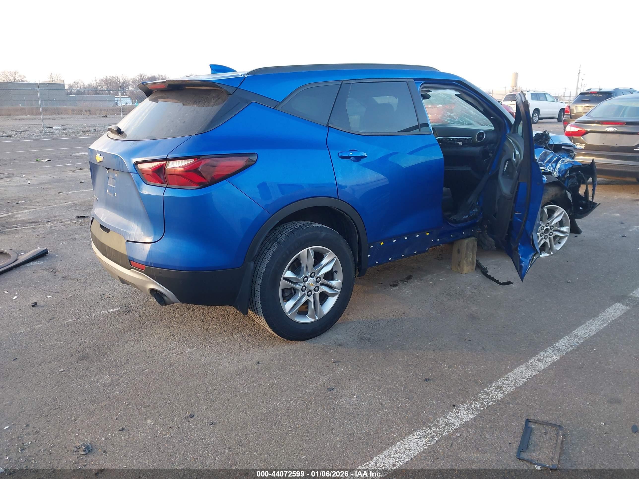 CHEVROLET BLAZER image 4