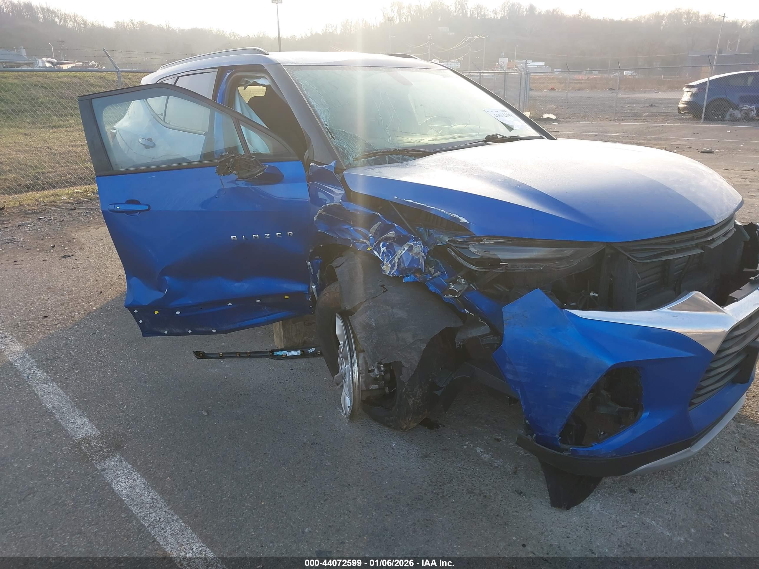 CHEVROLET BLAZER image 6