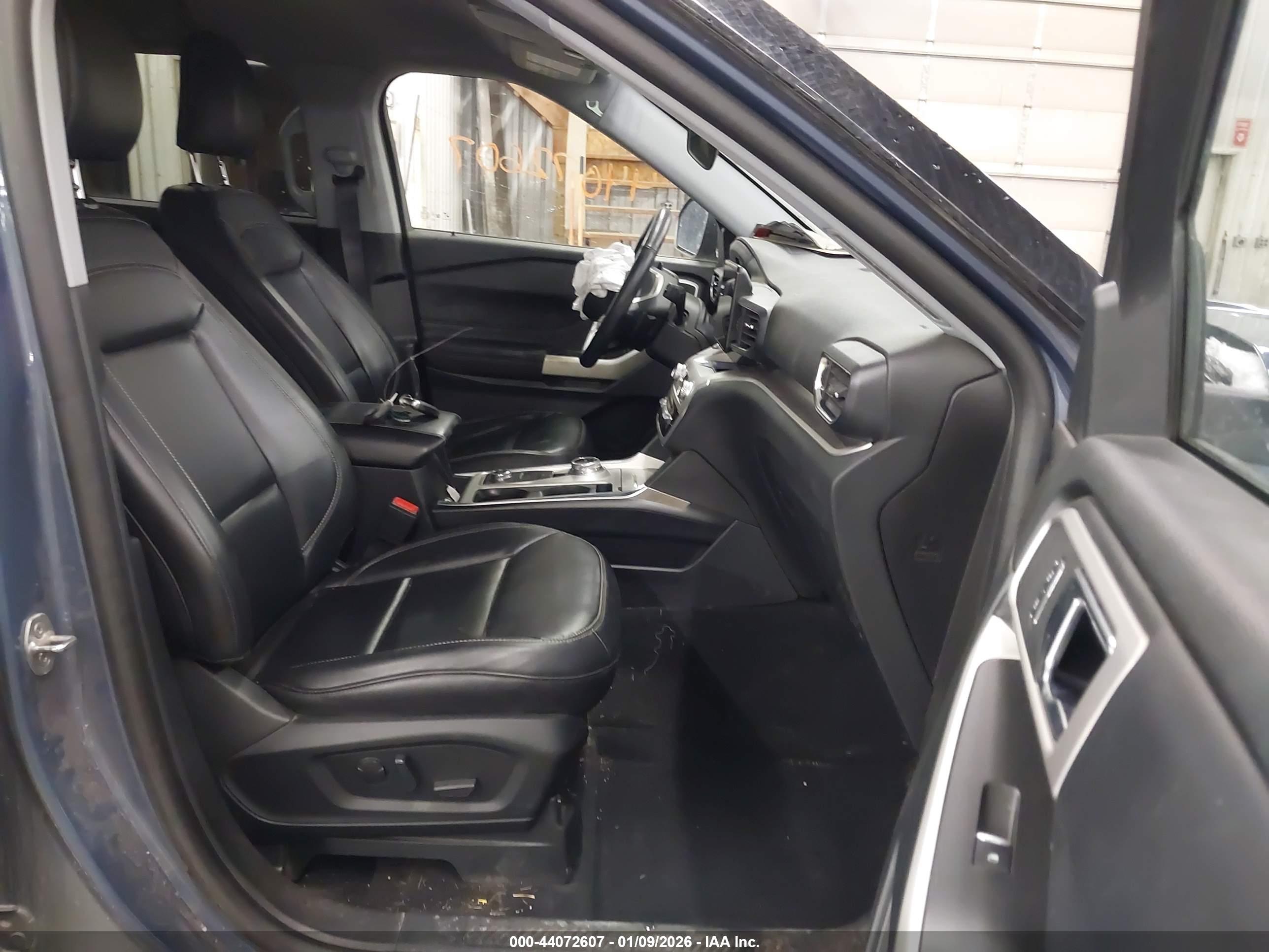 FORD EXPLORER image 5