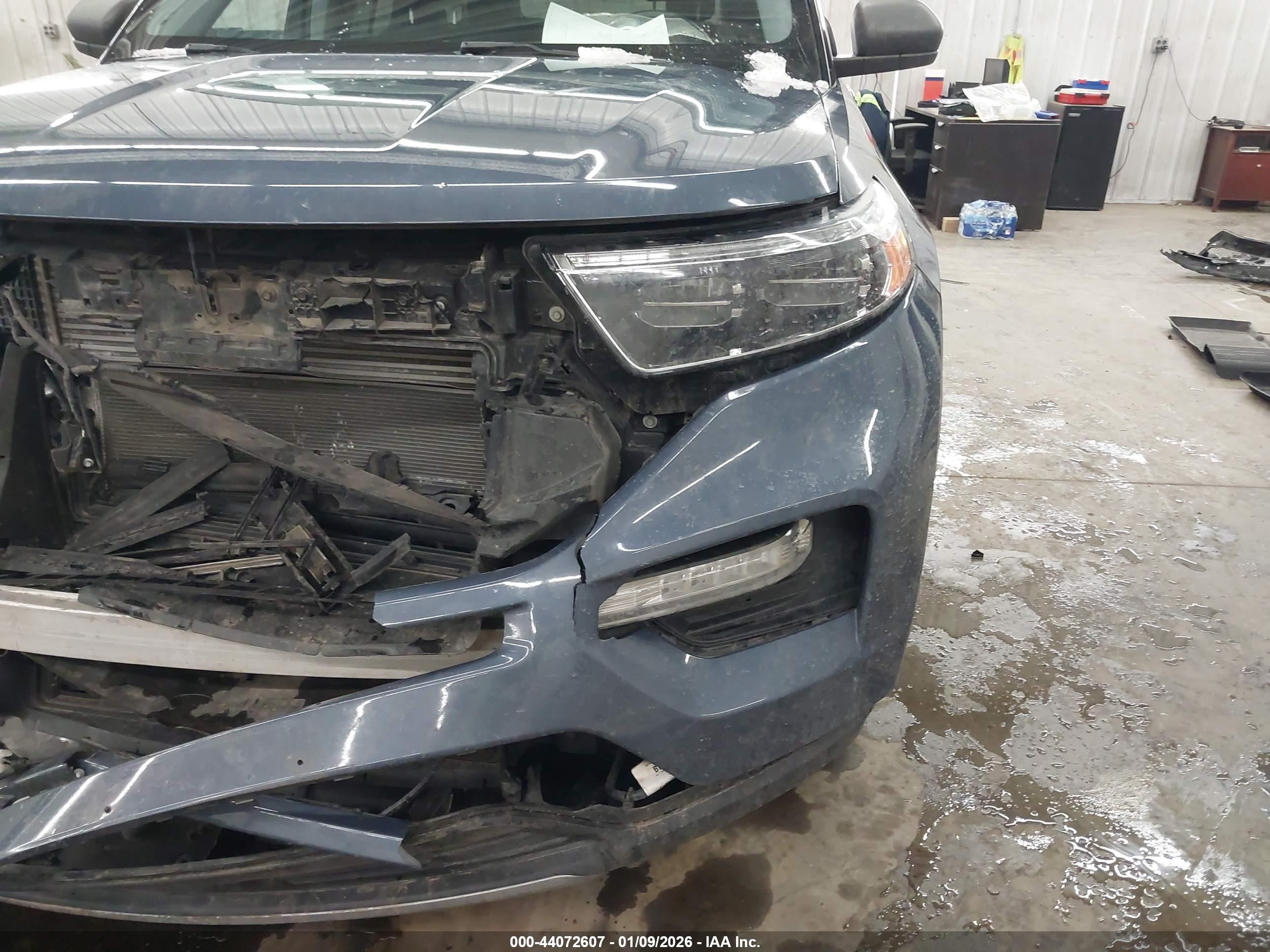 FORD EXPLORER image 6