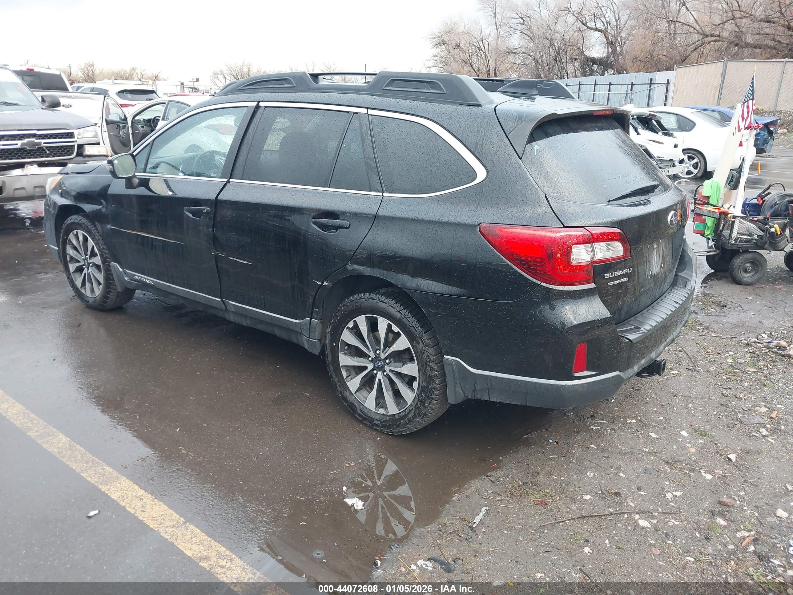 SUBARU OUTBACK image 3