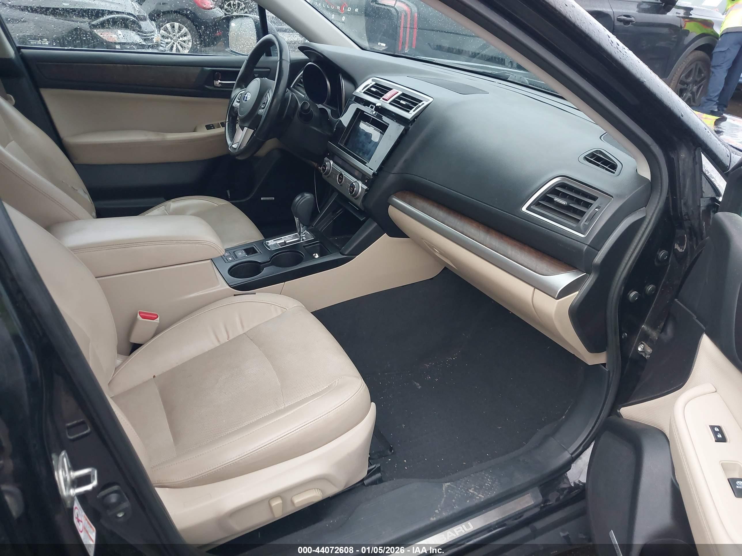 SUBARU OUTBACK image 5
