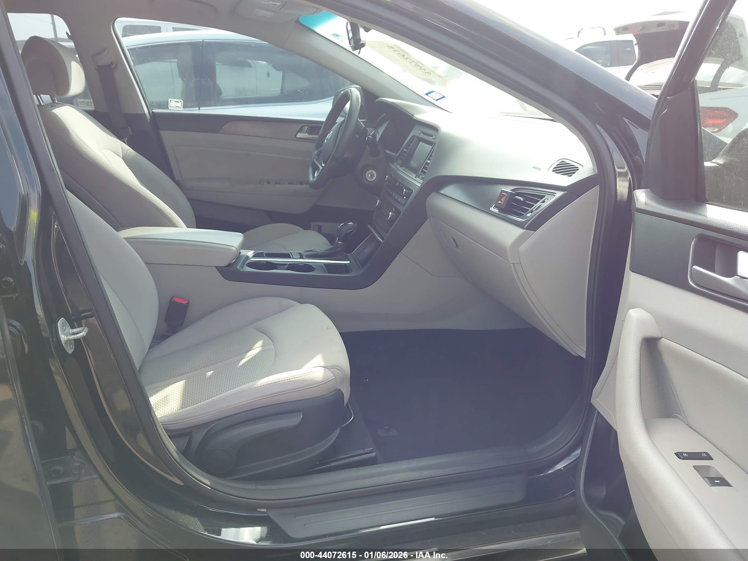 HYUNDAI SONATA image 5