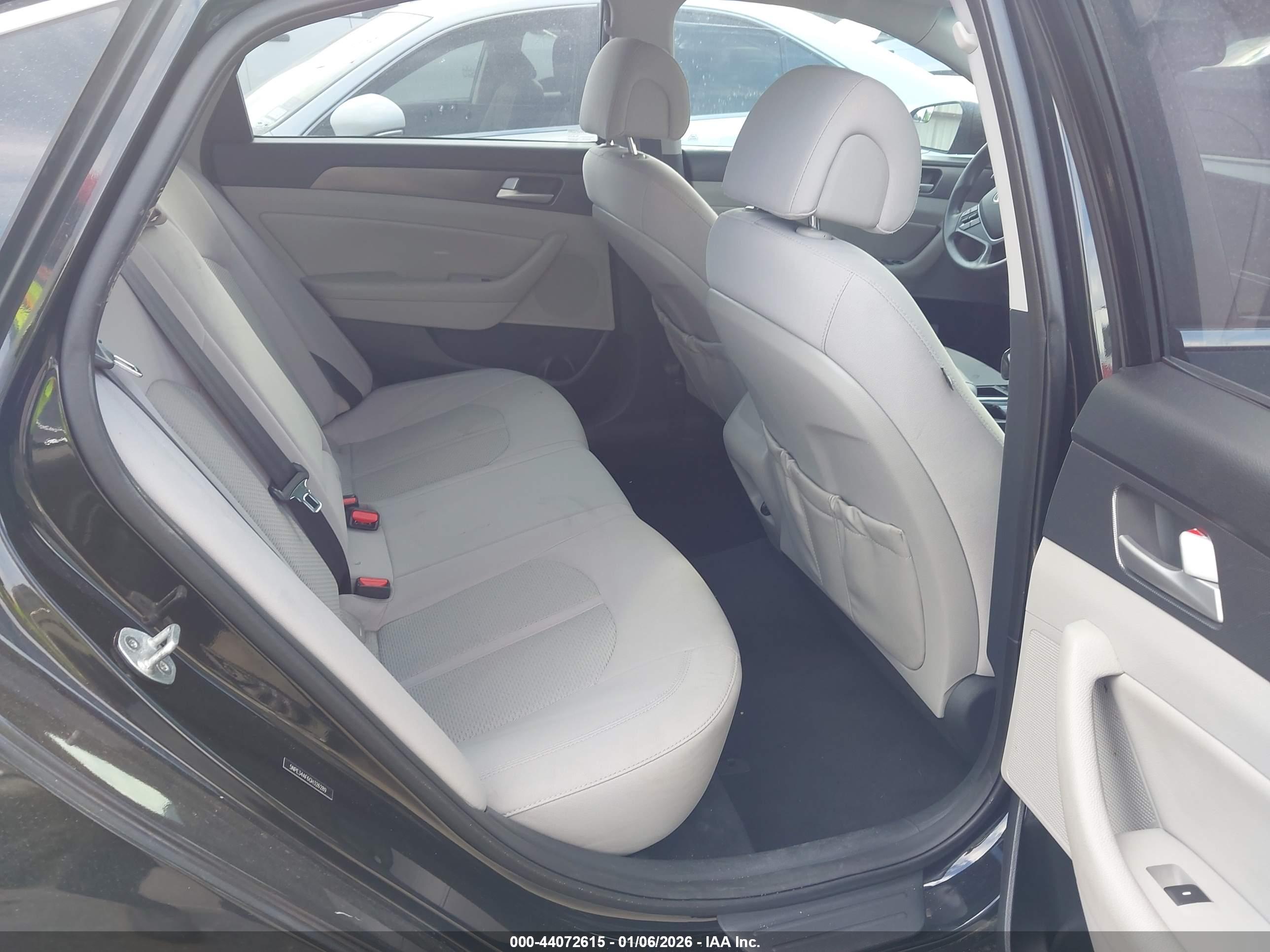 HYUNDAI SONATA image 8