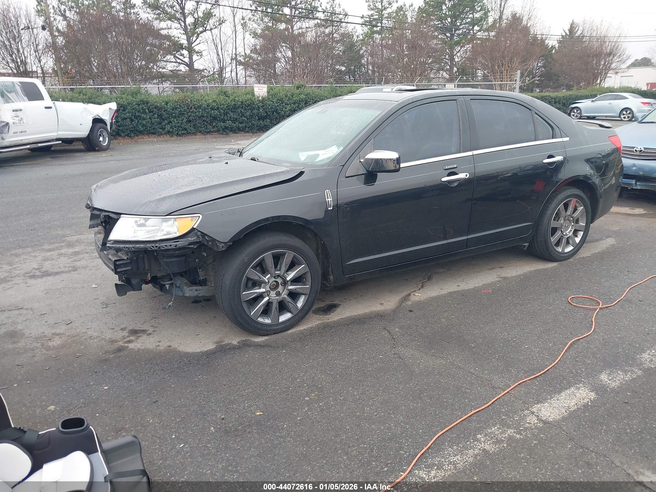 LINCOLN MKZ image 2