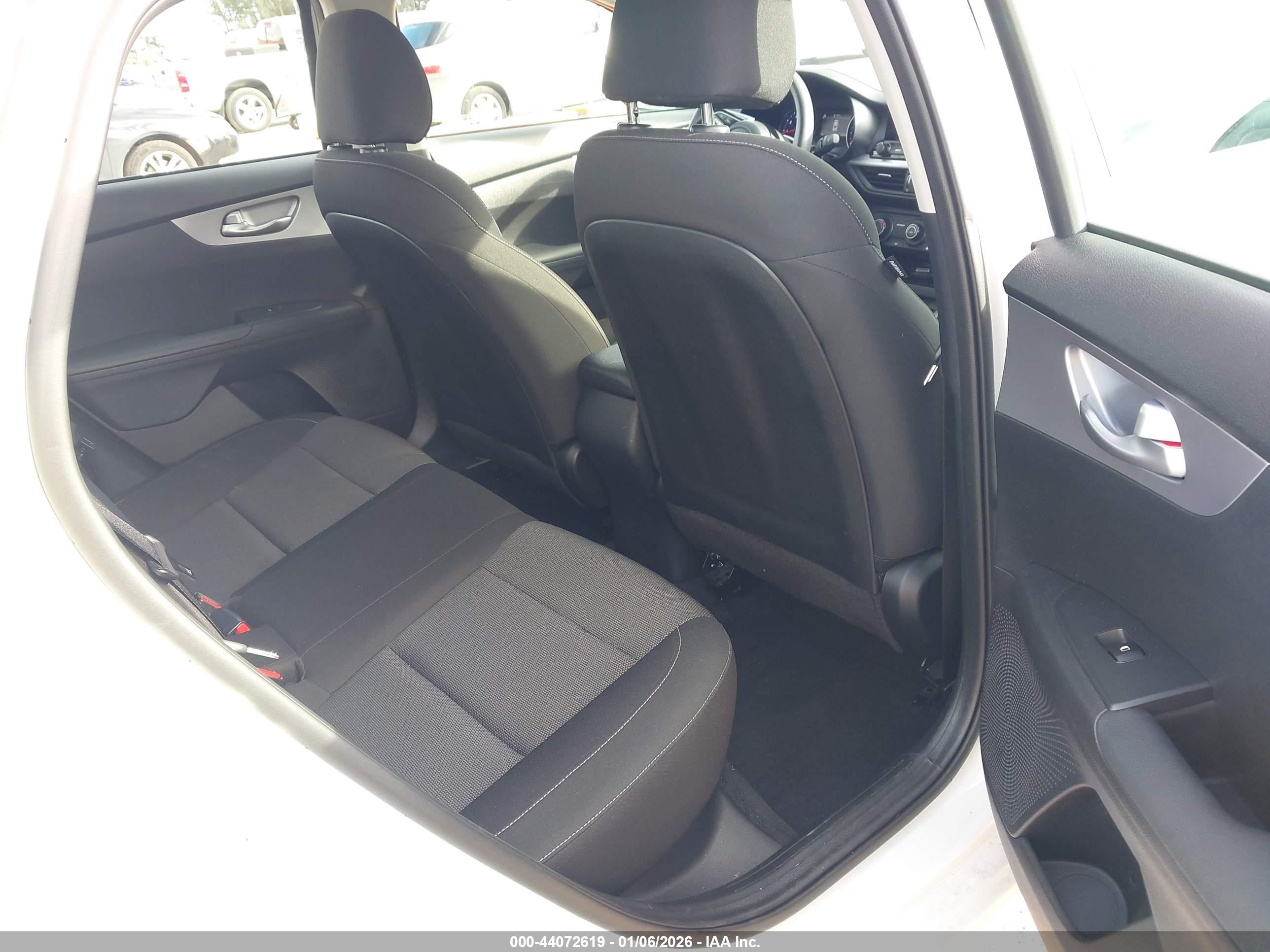 KIA FORTE image 8