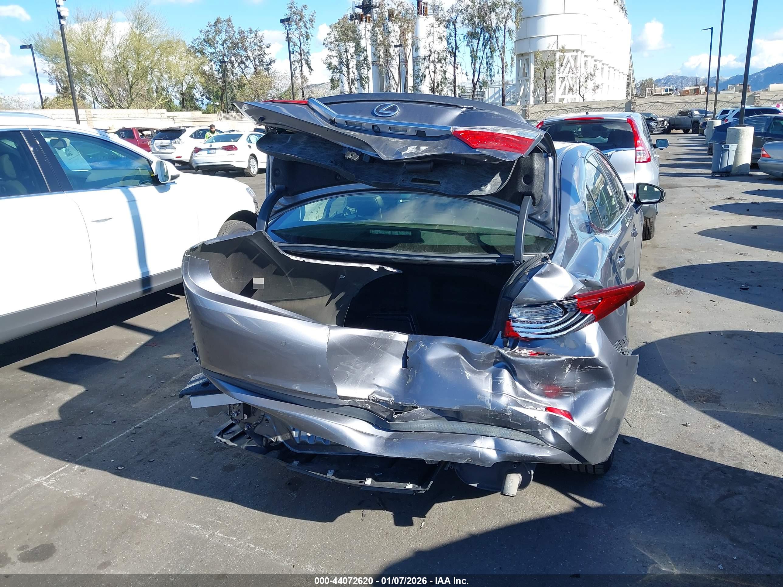 LEXUS ES image 6