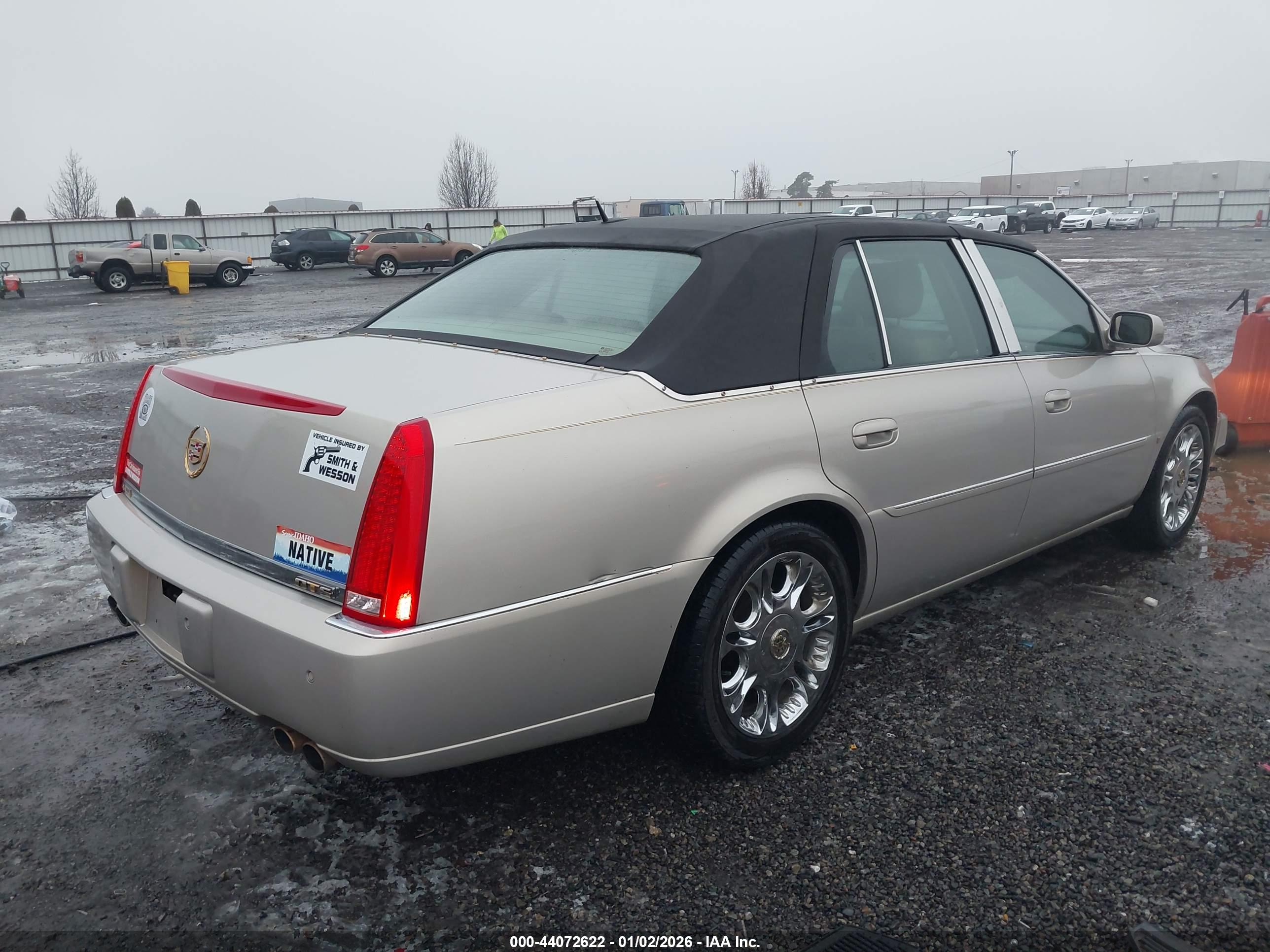 CADILLAC DTS image 4