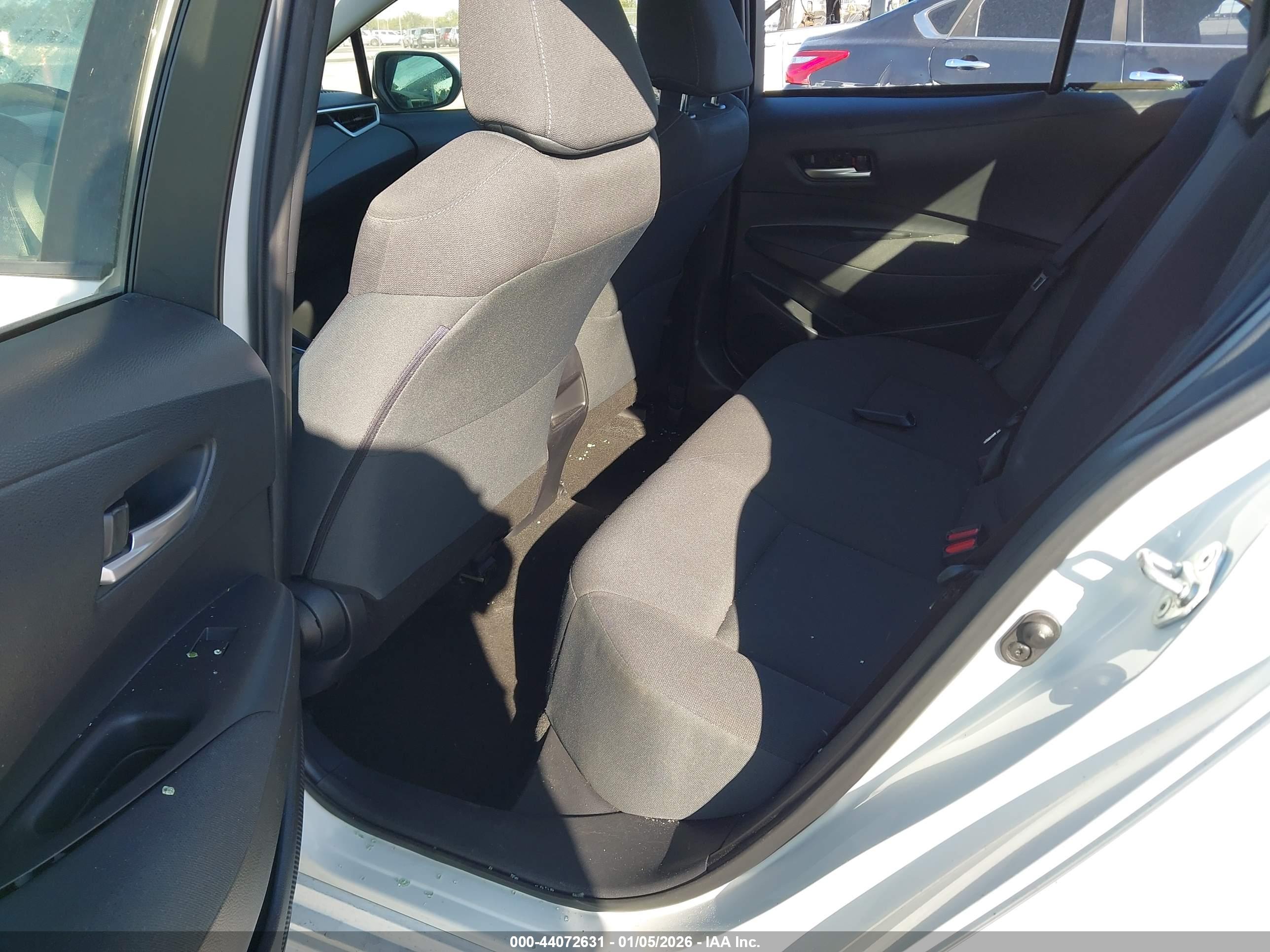 TOYOTA COROLLA image 8